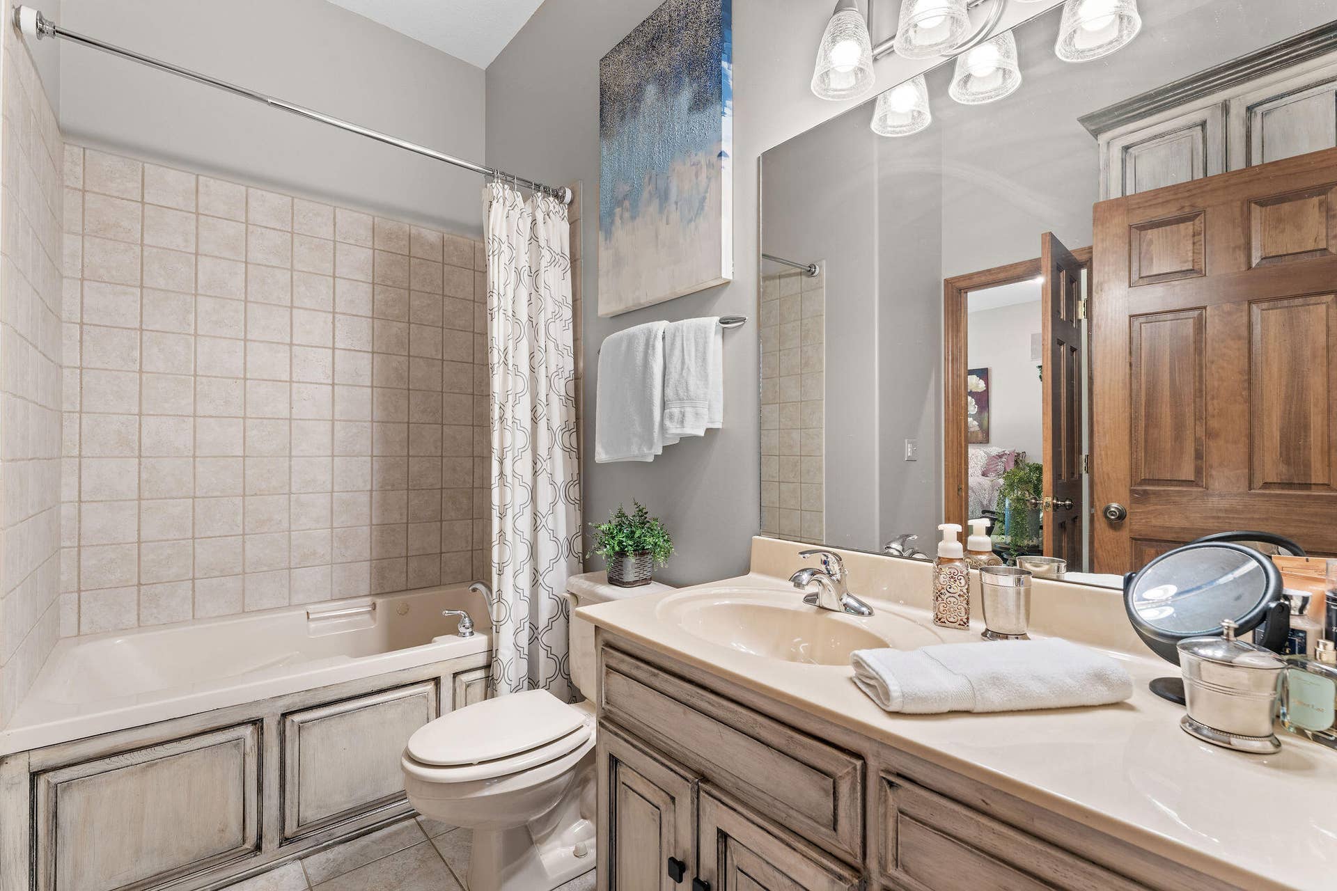53 Holly Lane, Branson West, MO 65737 Third Full Bathroom