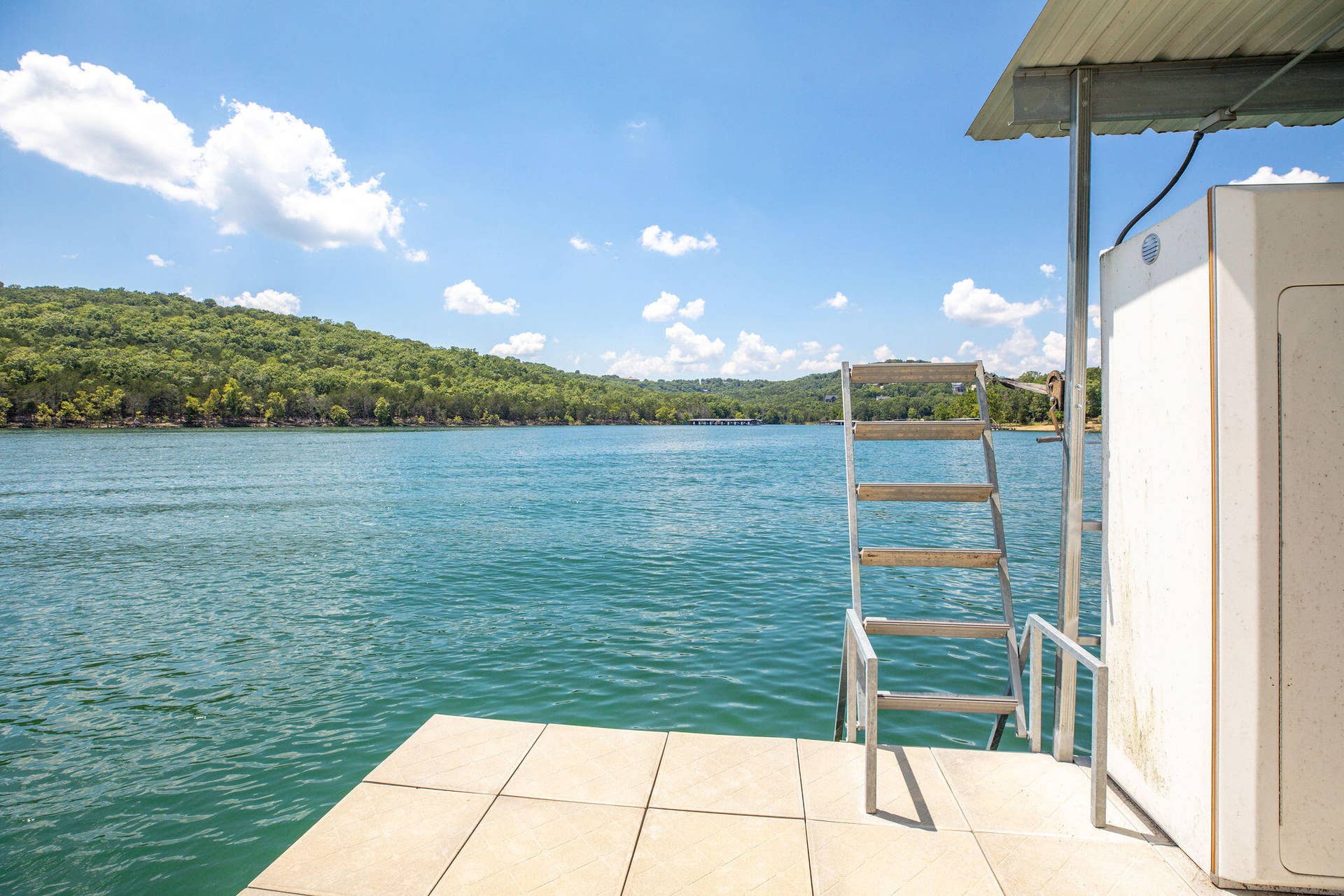 1517 Lake Bluff Drive, Branson West, MO 65737 1517 Lake Bluff Drive