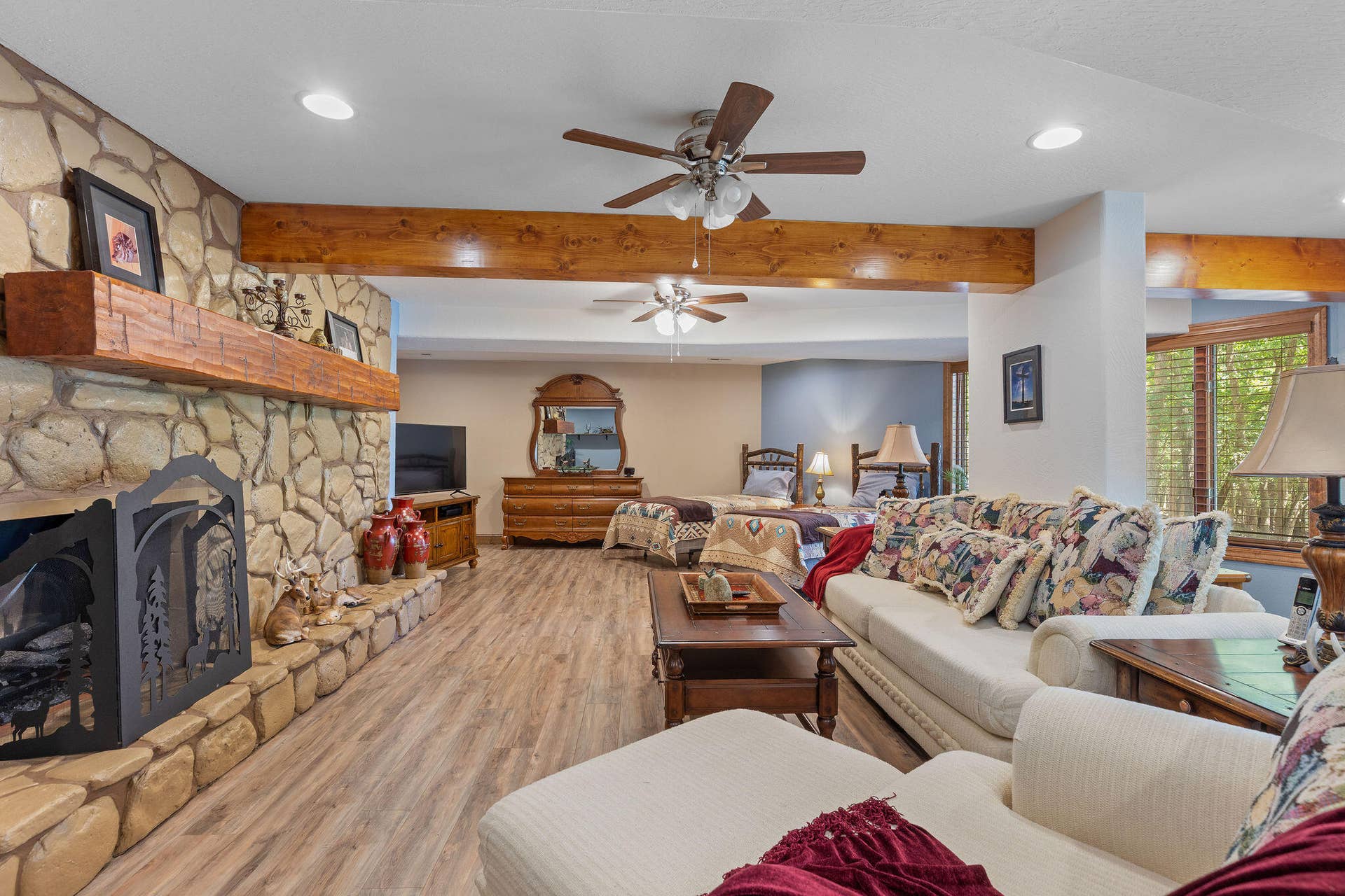 1517 Lake Bluff Drive, Branson West, MO 65737 1517 Lake Bluff Drive