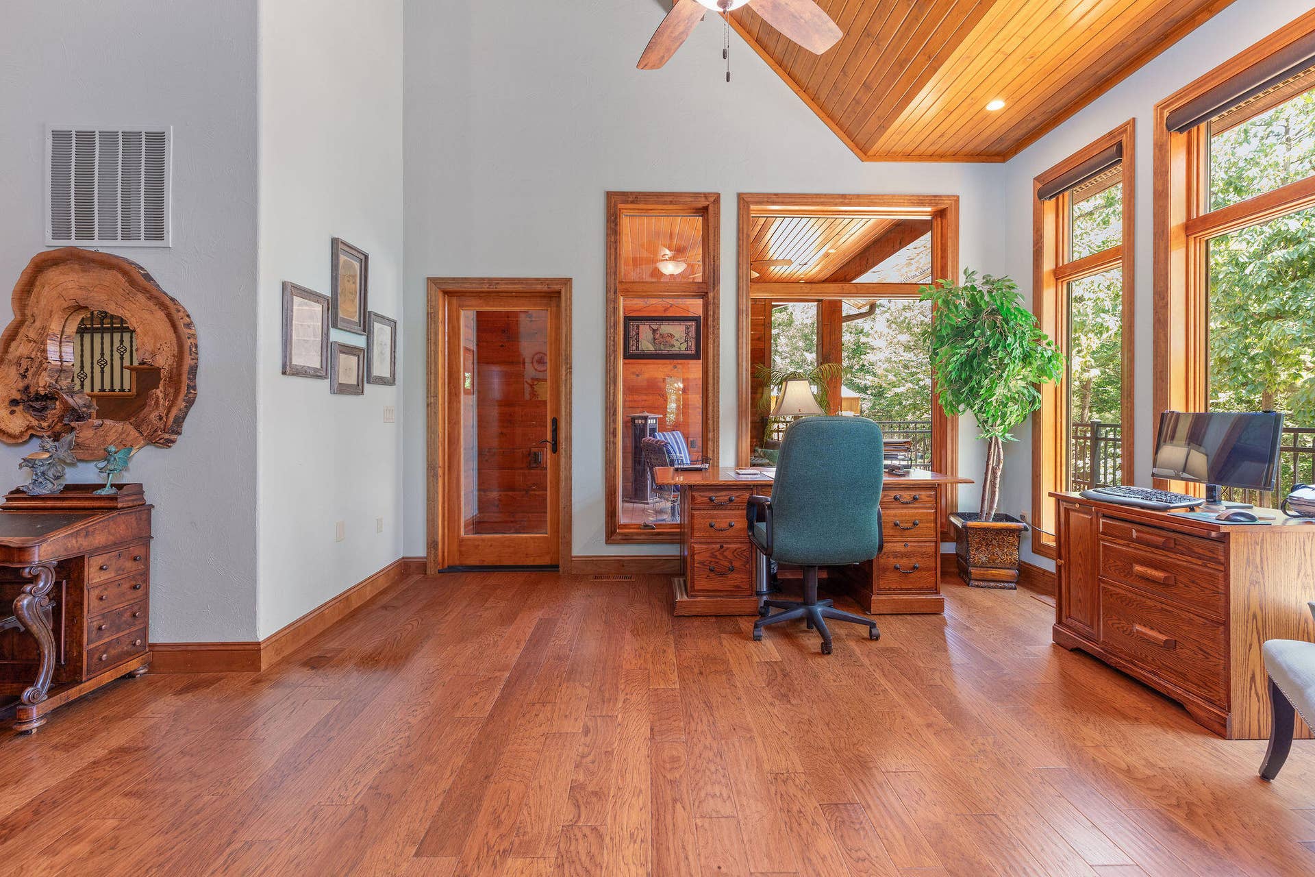1517 Lake Bluff Drive, Branson West, MO 65737 1517 Lake Bluff Drive