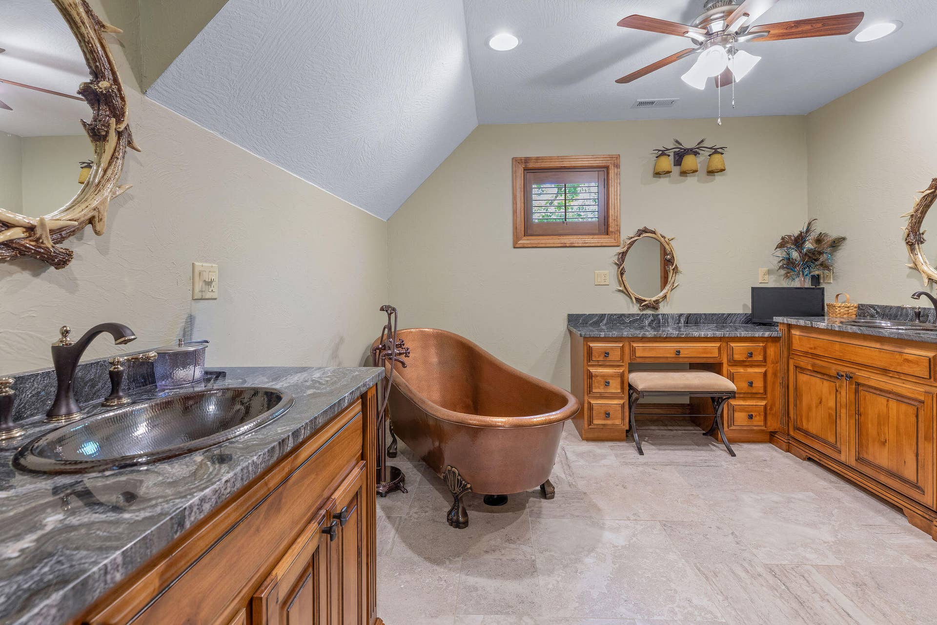 1517 Lake Bluff Drive, Branson West, MO 65737 1517 Lake Bluff Drive