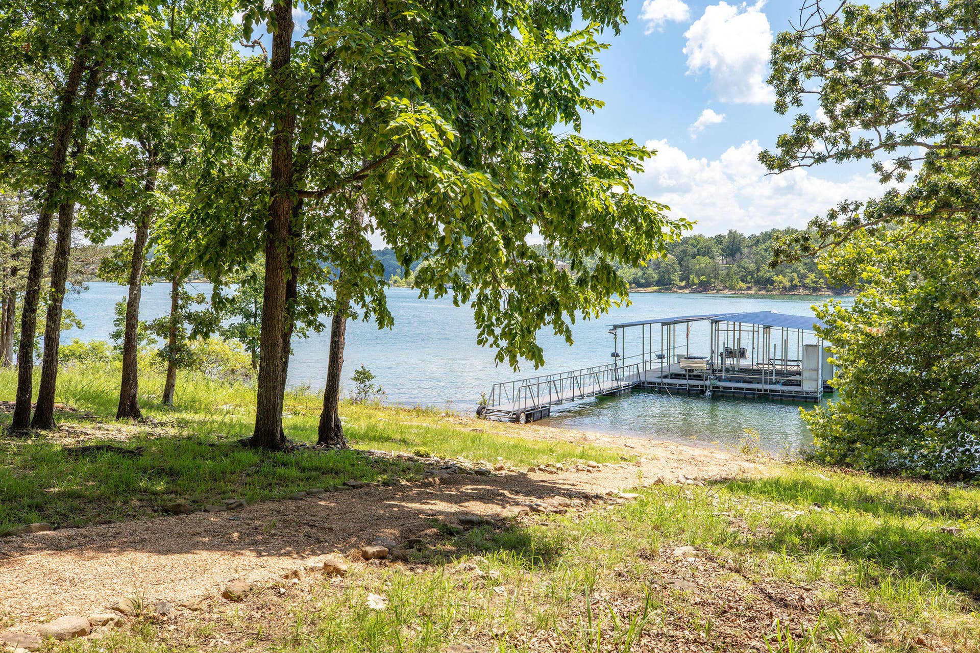 1517 Lake Bluff Drive, Branson West, MO 65737 1517 Lake Bluff Drive