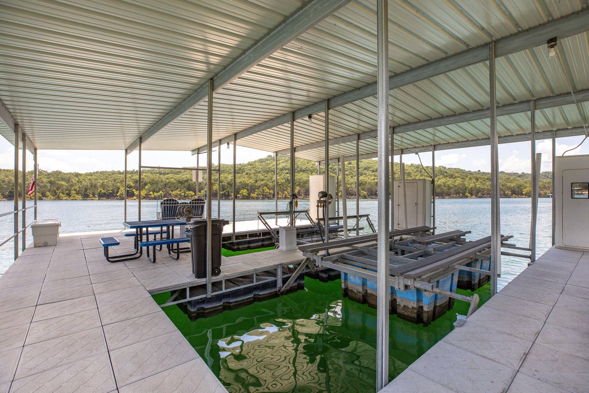 1517 Lake Bluff Drive, Branson West, MO 65737 1517 Lake Bluff Drive