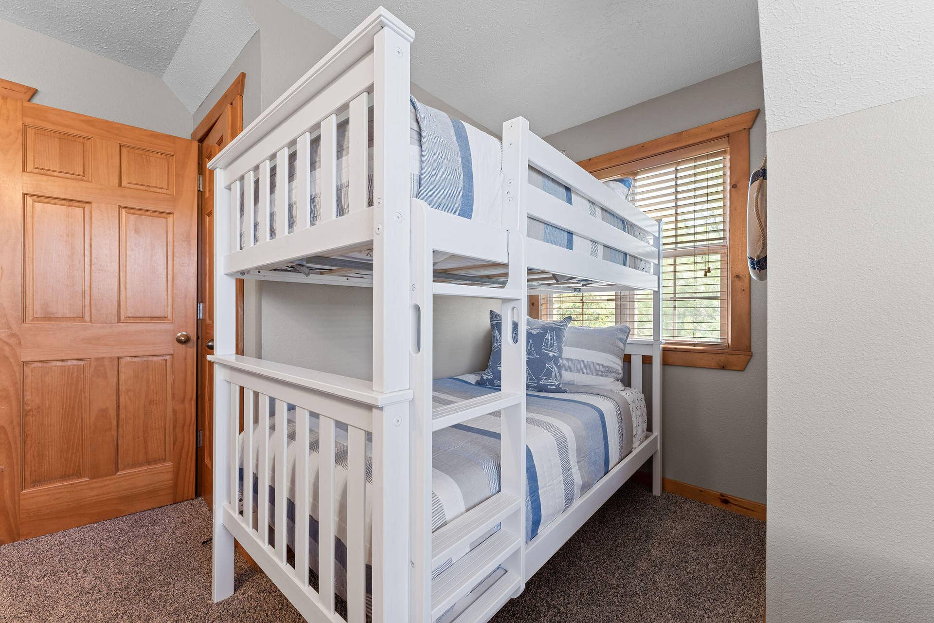 52 Cantwell Lane, #84, Branson West, MO 65737 Kids room