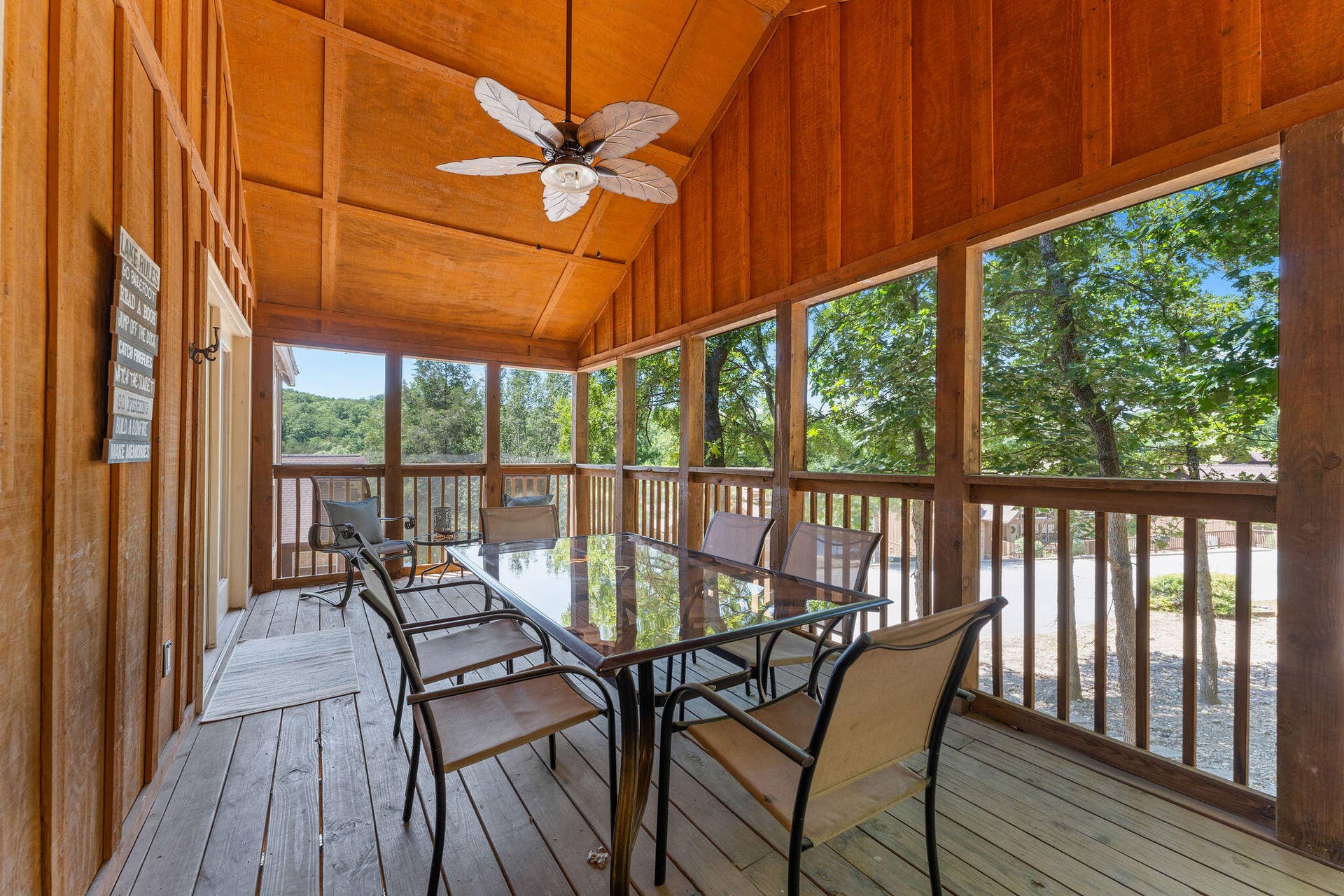 52 Cantwell Lane, #84, Branson West, MO 65737 Screened in porch