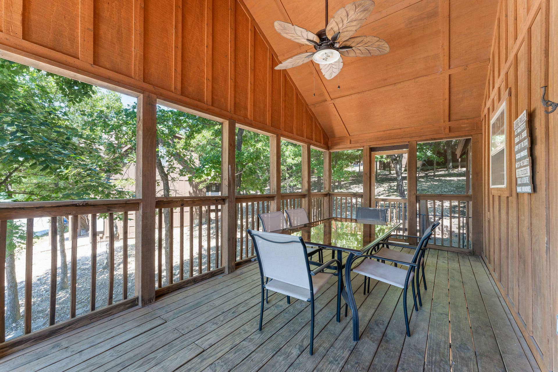 52 Cantwell Lane, #84, Branson West, MO 65737 Screened in porch