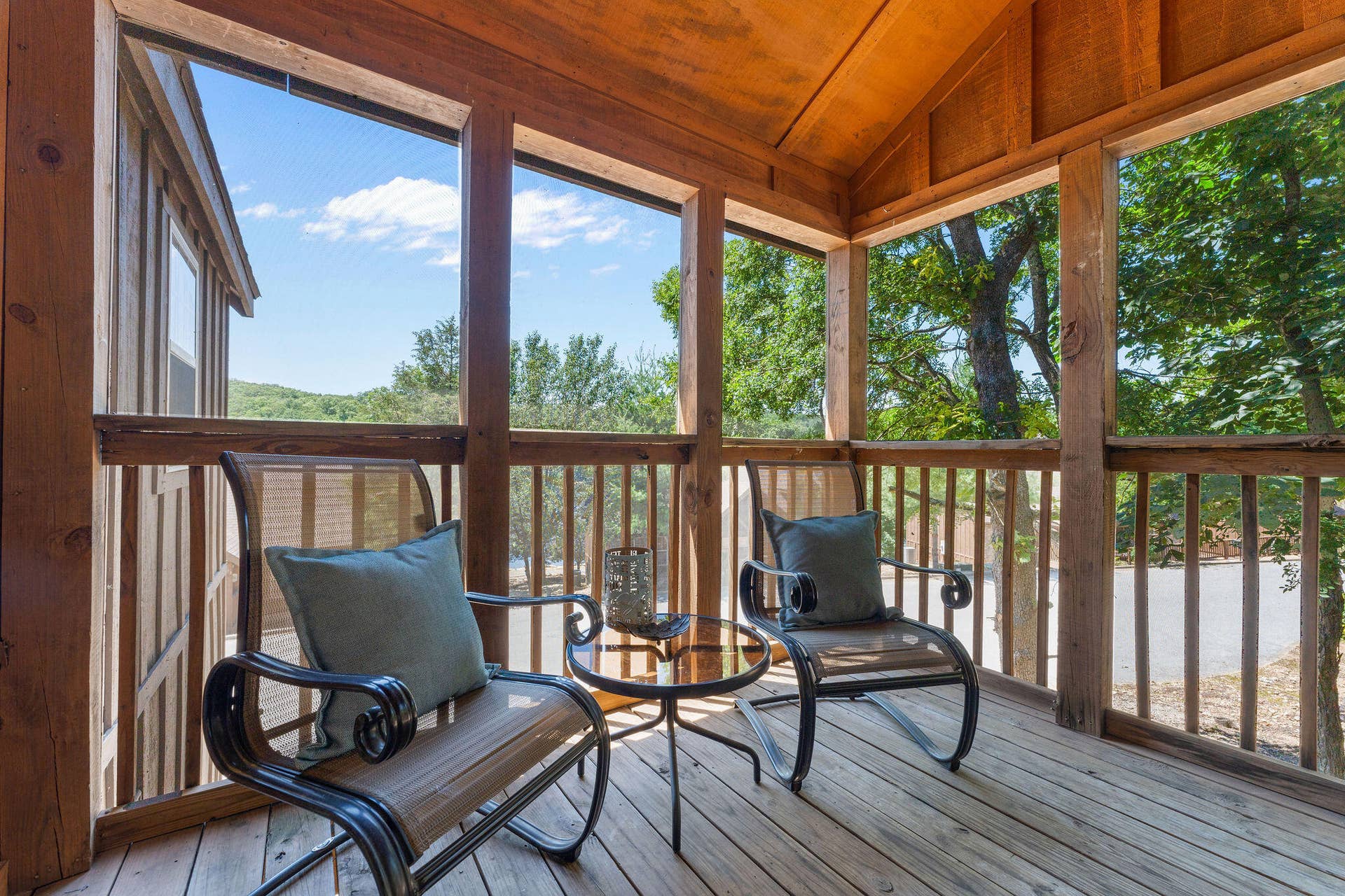 52 Cantwell Lane, #84, Branson West, MO 65737 Screened in porch