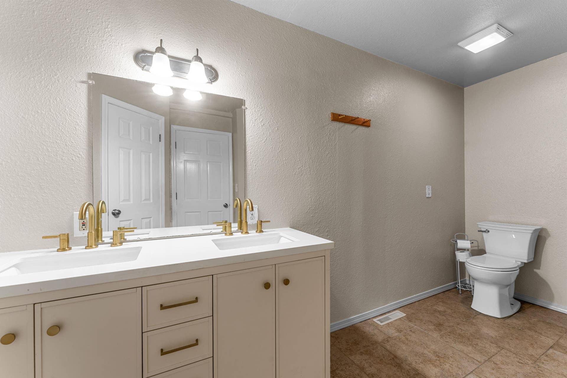 27 Crestview Street, Kimberling City, MO 65686 SDD00148