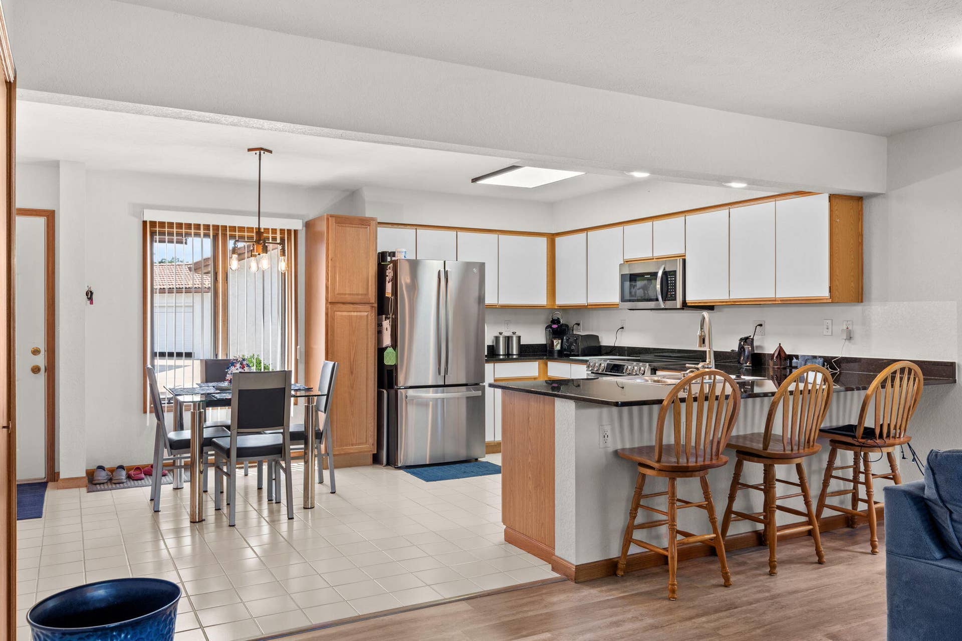 1901-ParadiseDr-Chef's-Kitchen