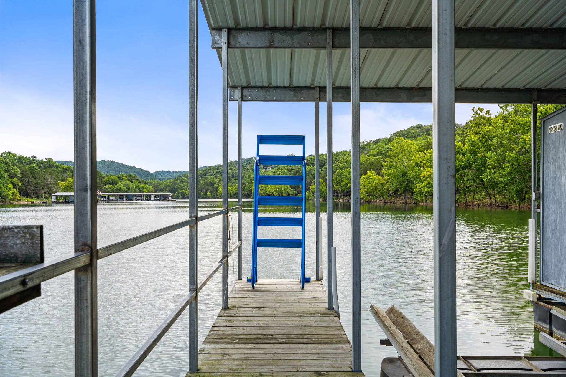 43 Irish Hills Boulevard, Kimberling City, MO 65686 Swim ladder