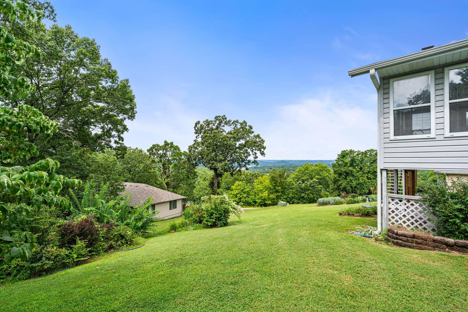 43 Irish Hills Boulevard, Kimberling City, MO 65686 Side of home