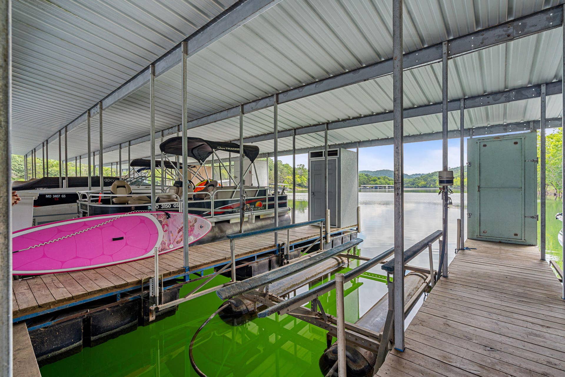 43 Irish Hills Boulevard, Kimberling City, MO 65686 Slip with a lift
