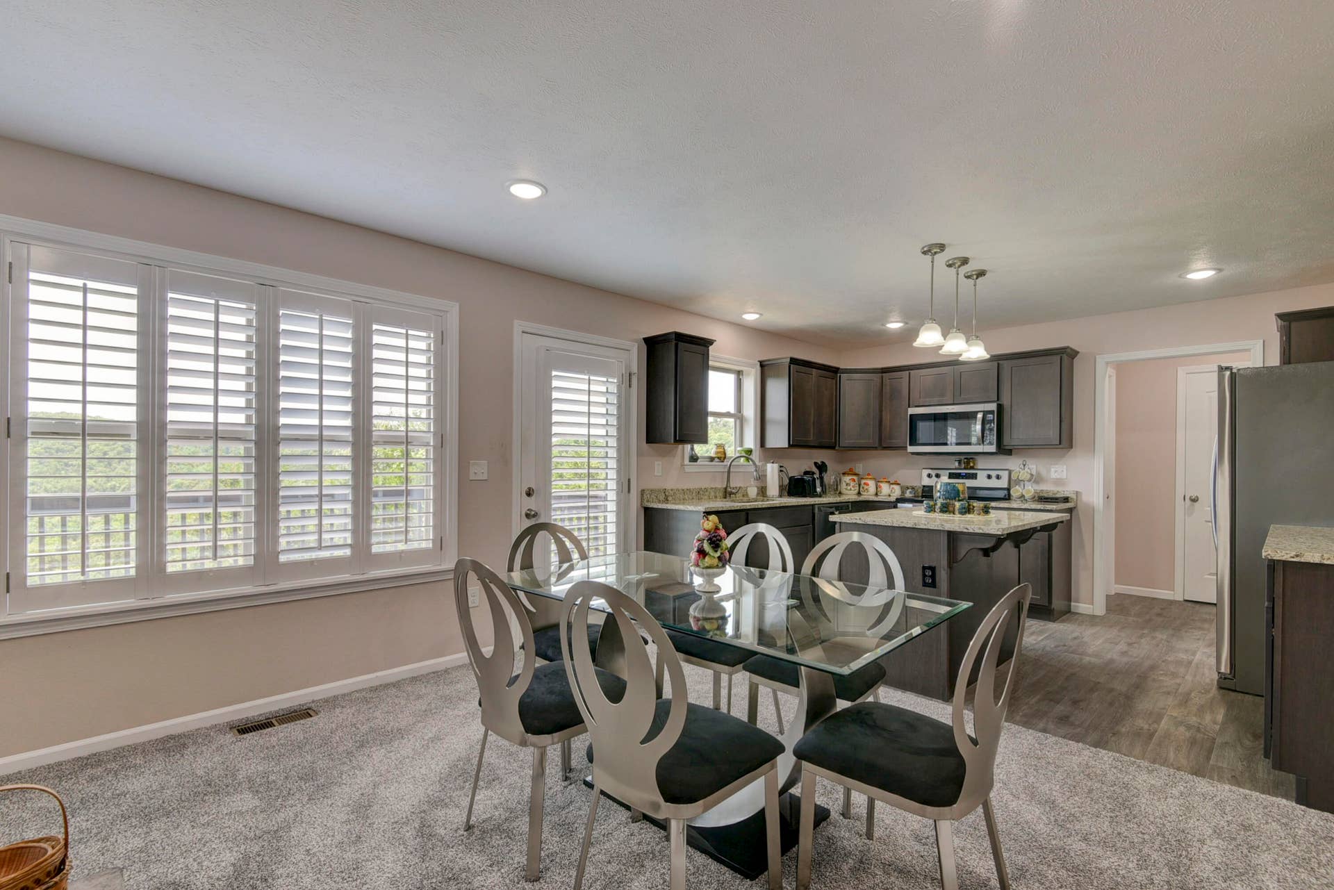 Dining/Kitchen 2