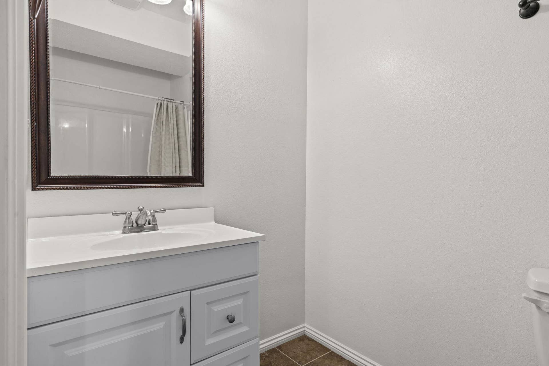 48 Irish Hills Boulevard, Kimberling City, MO 65686 Bathroom 3