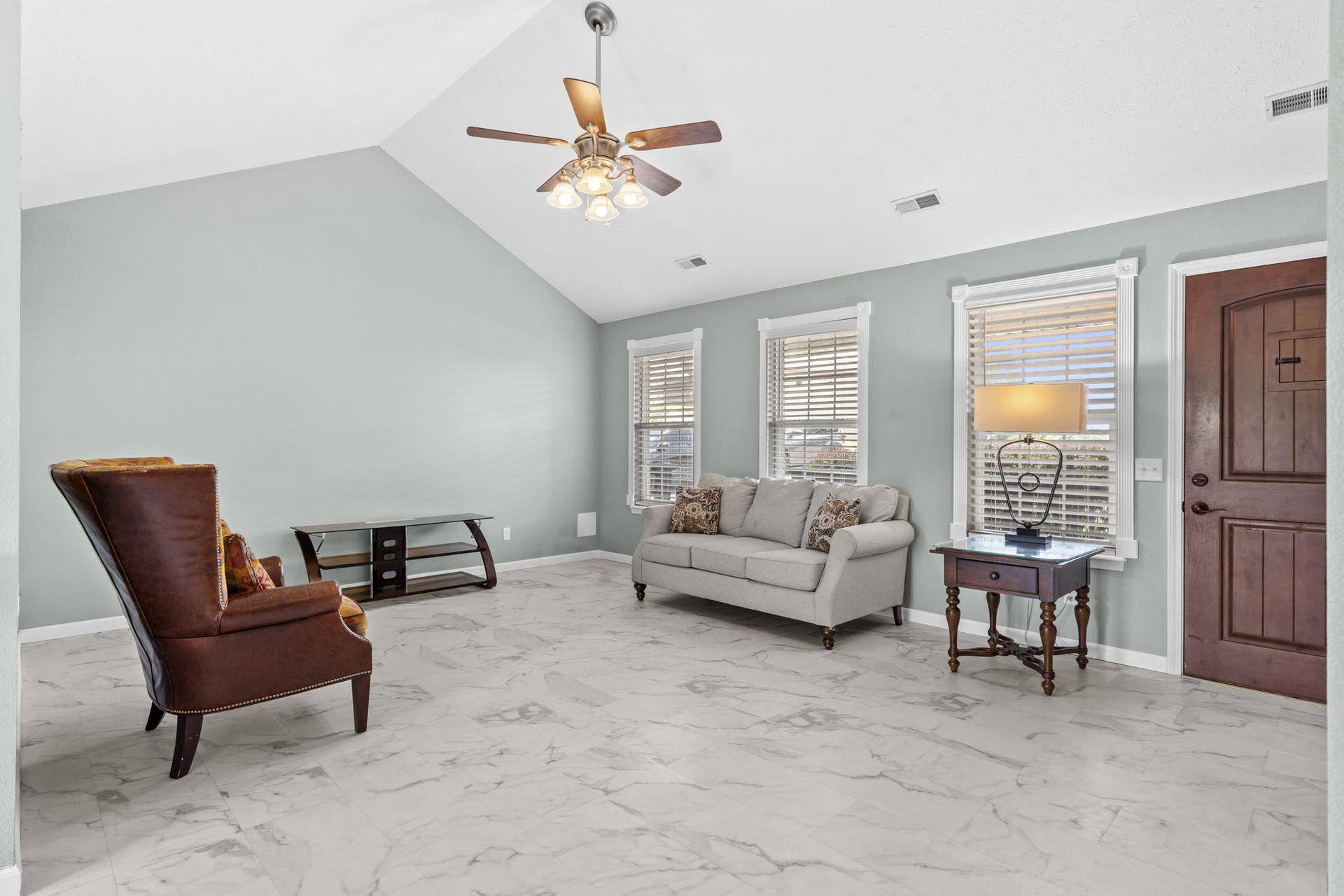 48 Irish Hills Boulevard, Kimberling City, MO 65686 Living Room