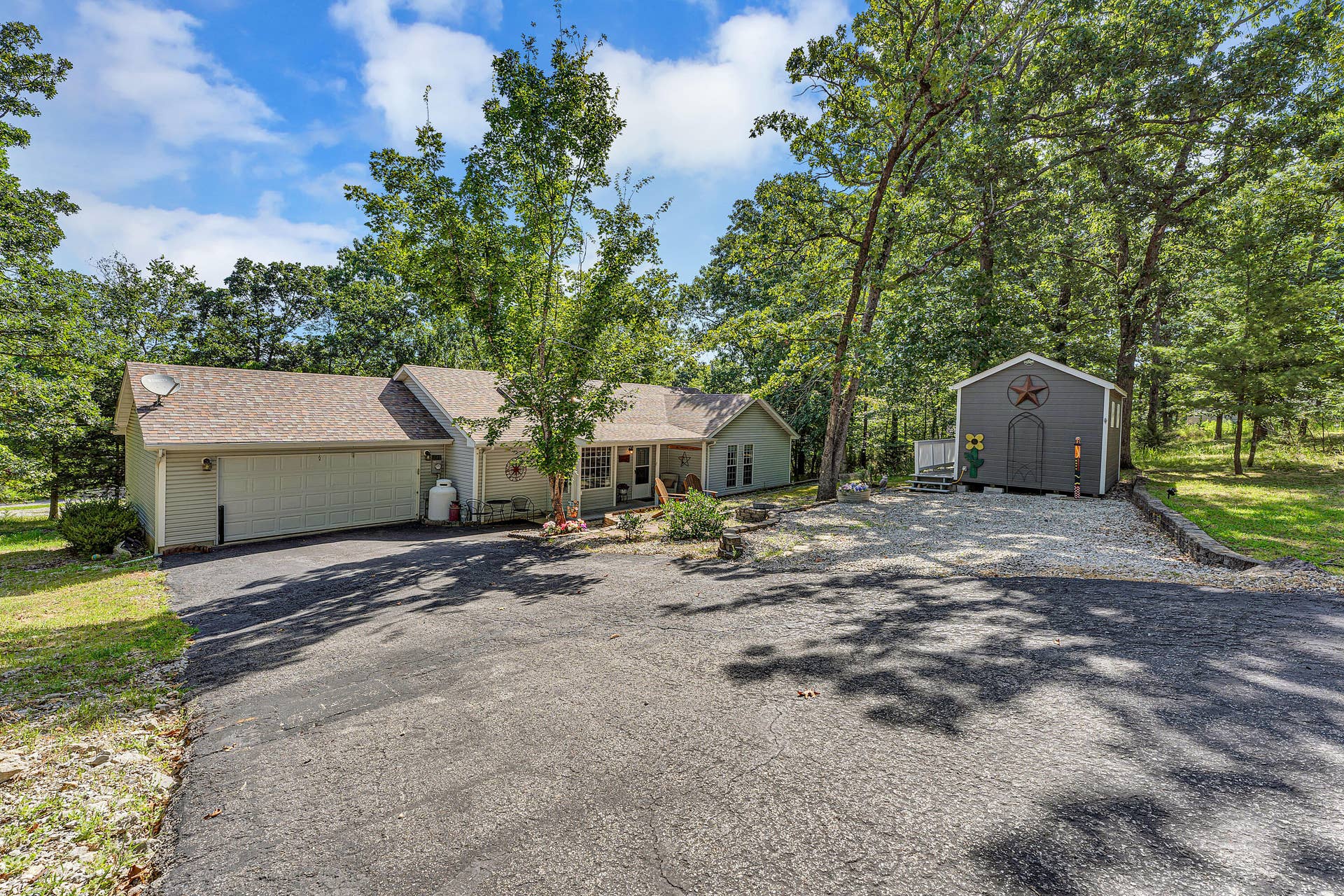81 Deer Ridge Trail, Kimberling City, MO 65686 Exterior