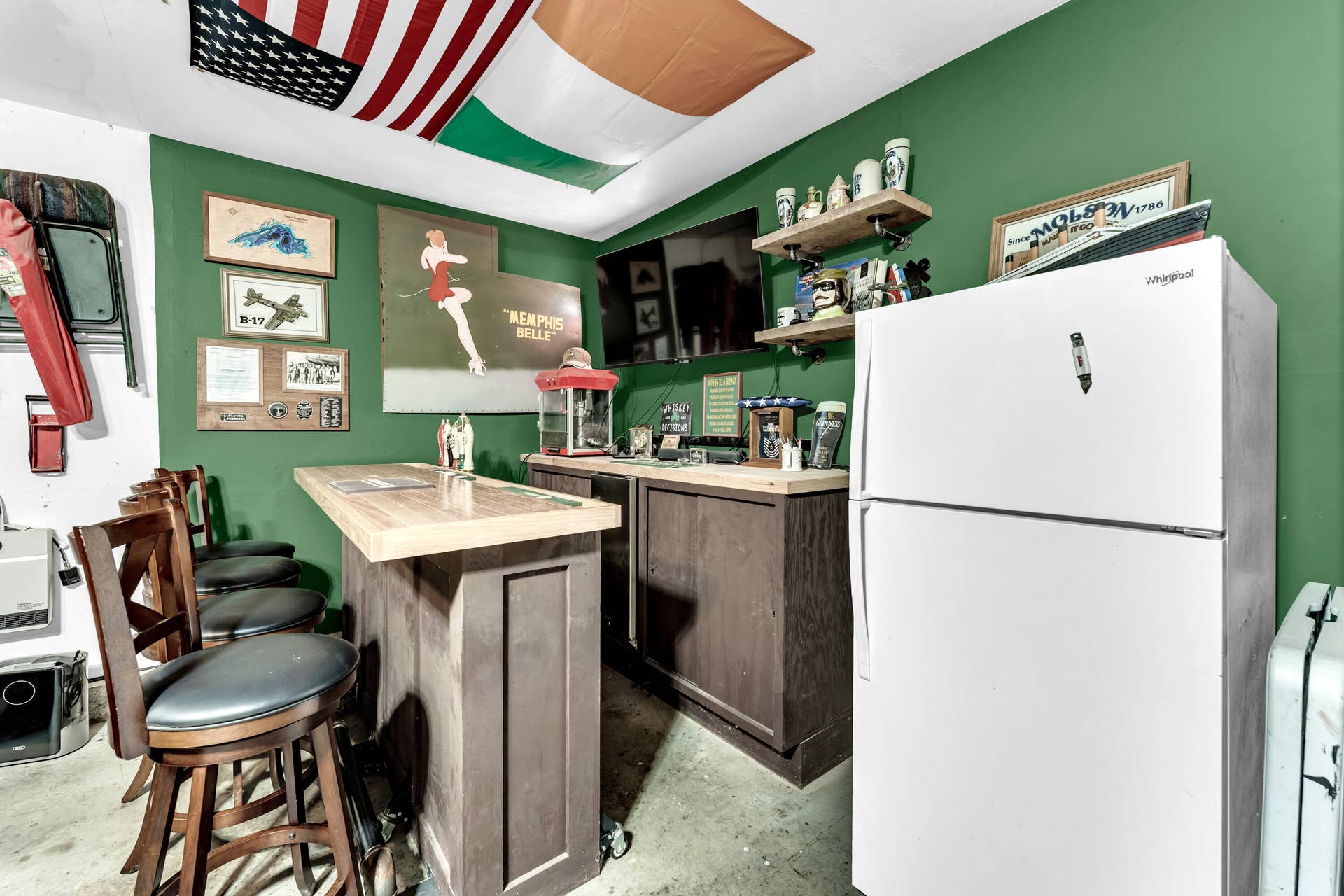 81 Deer Ridge Trail, Kimberling City, MO 65686 bar area in garage