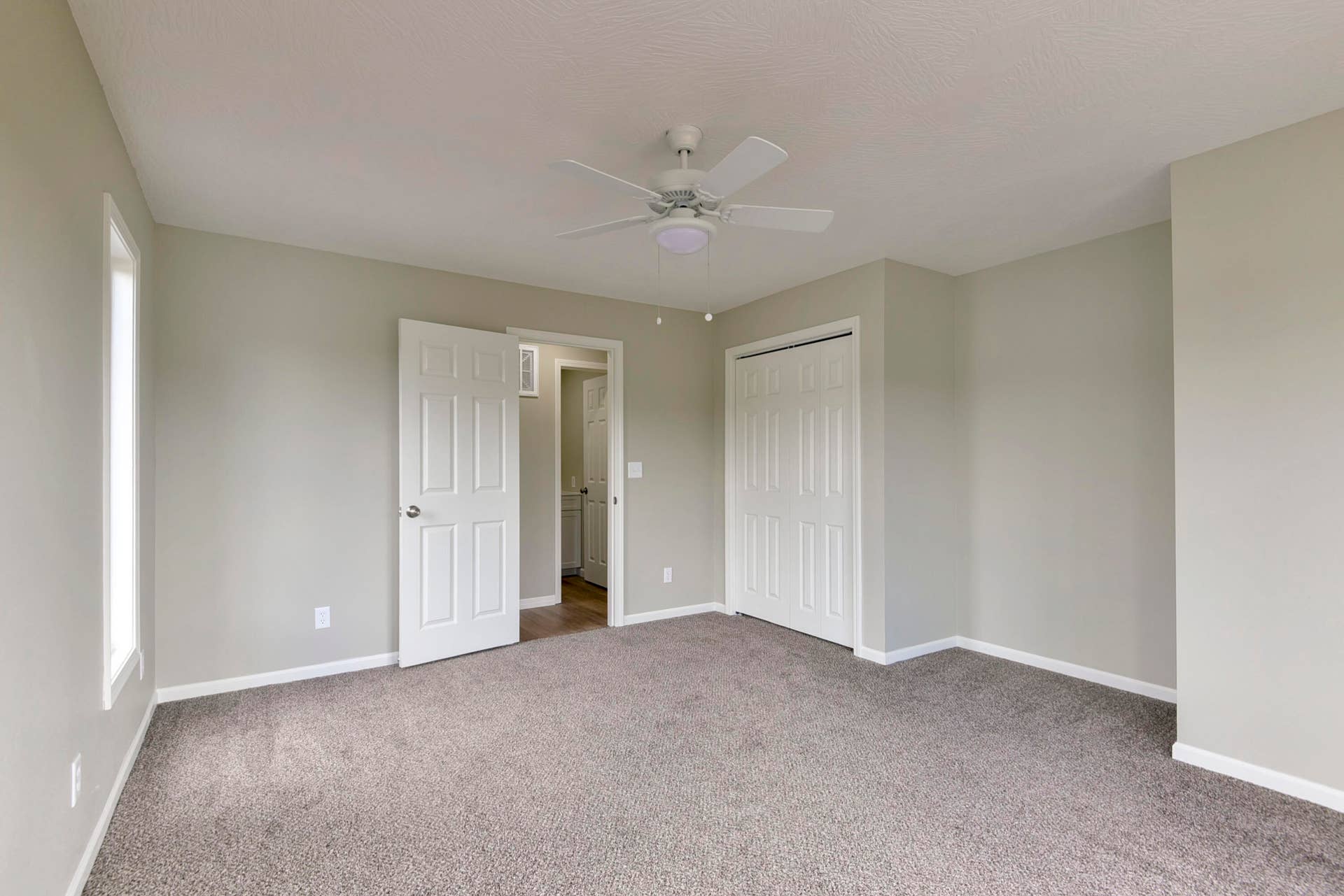 4 Kissee Avenue, Apt #2, Kimberling City, MO 65686 DSC_0420