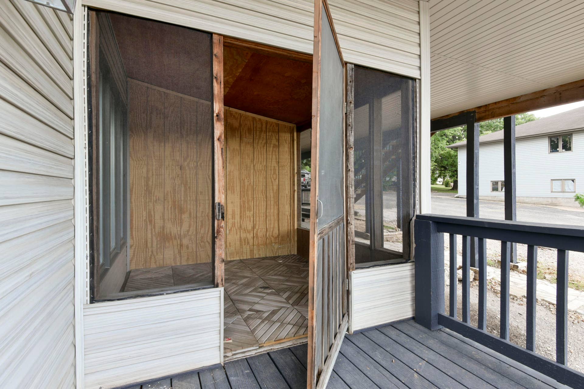 4 Kissee Avenue, Apt #2, Kimberling City, MO 65686 DSC_0469