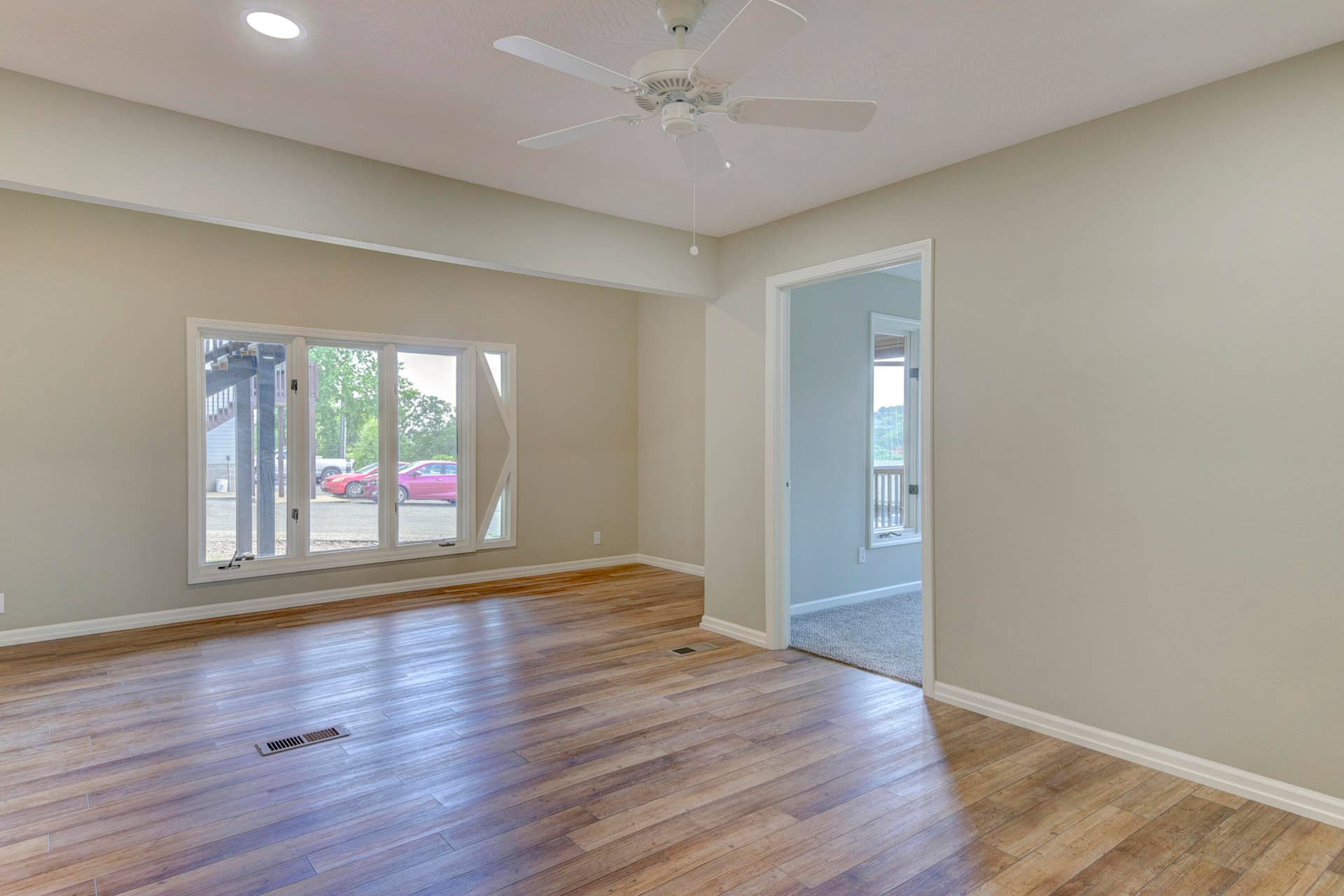 4 Kissee Avenue, Apt #2, Kimberling City, MO 65686 DSC_0409_10