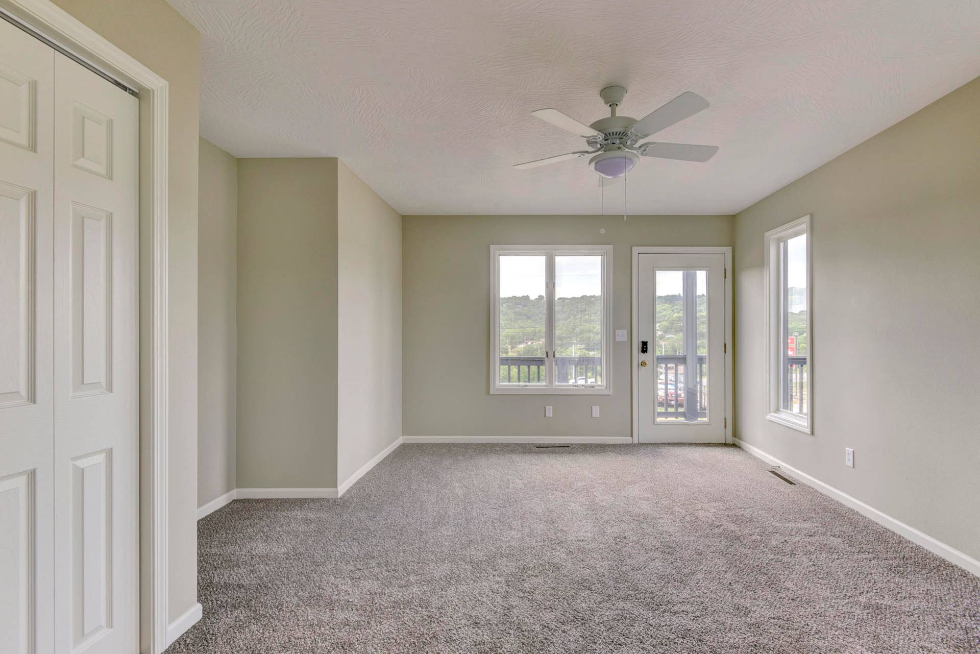 4 Kissee Avenue, Apt #2, Kimberling City, MO 65686 DSC_0418_9