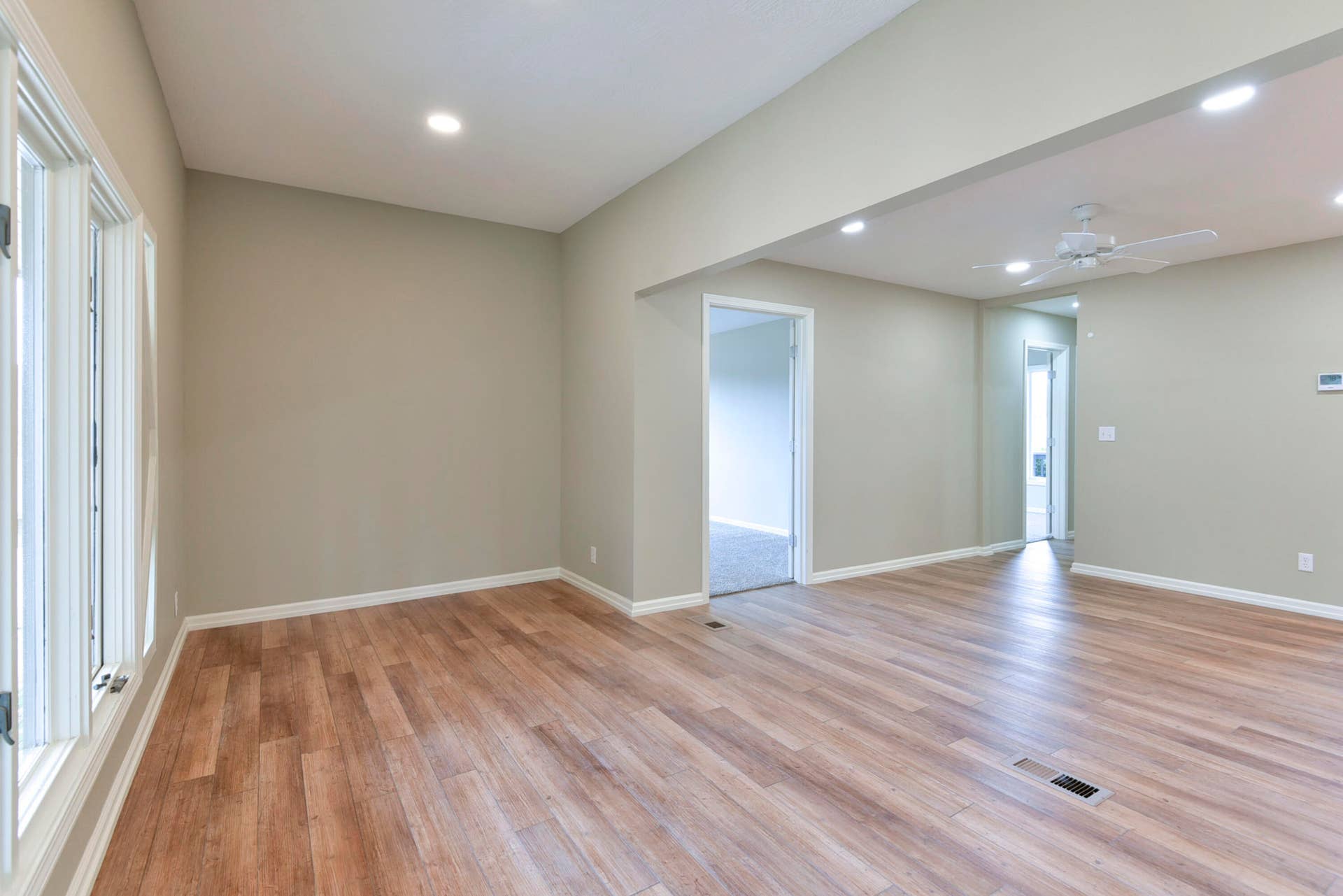 4 Kissee Avenue, Apt #2, Kimberling City, MO 65686 DSC_0411