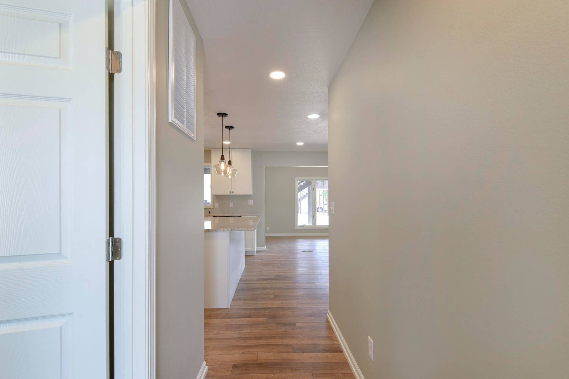 4 Kissee Avenue, Apt #2, Kimberling City, MO 65686 DSC_0390