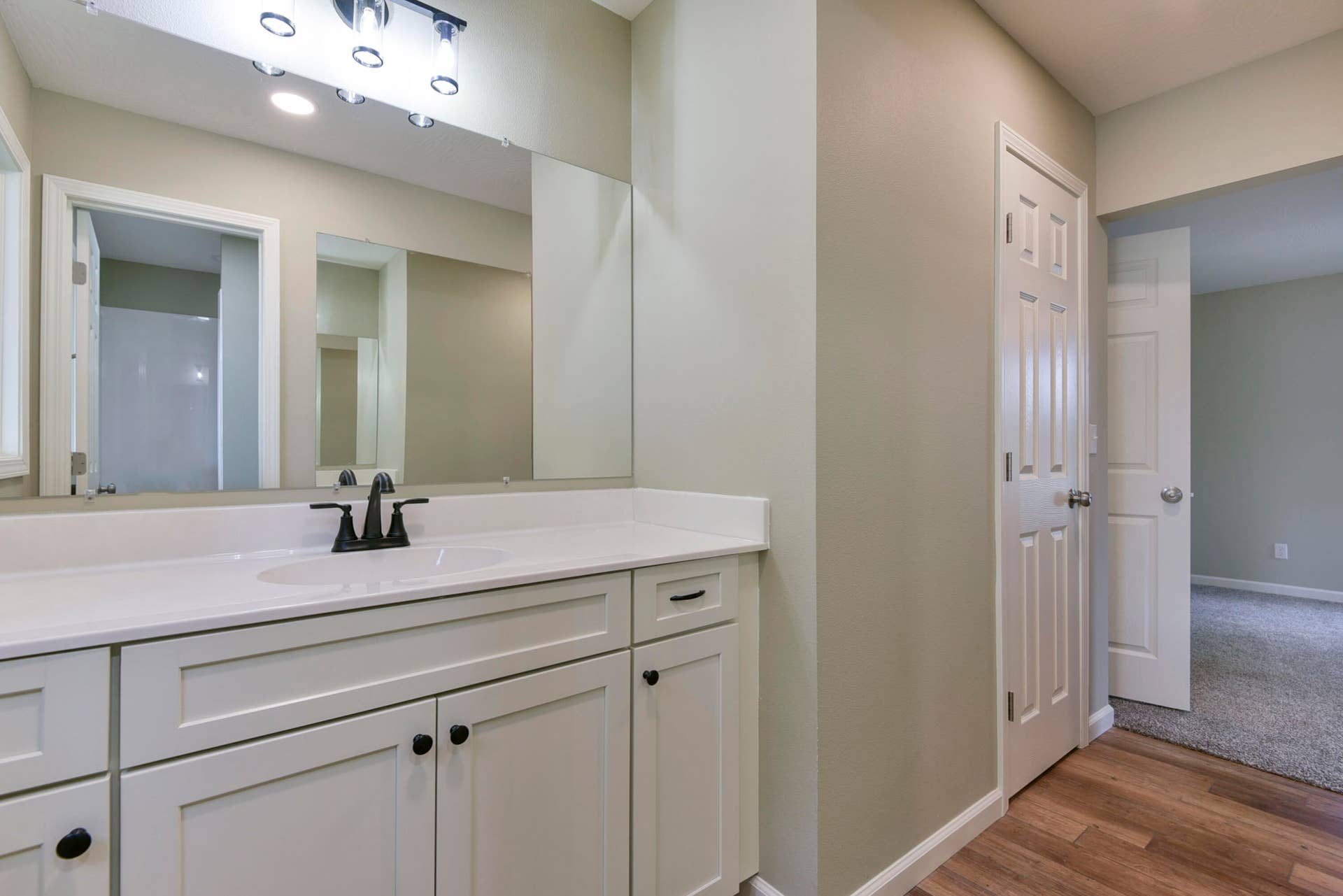 4 Kissee Avenue, Apt #2, Kimberling City, MO 65686 DSC_0407