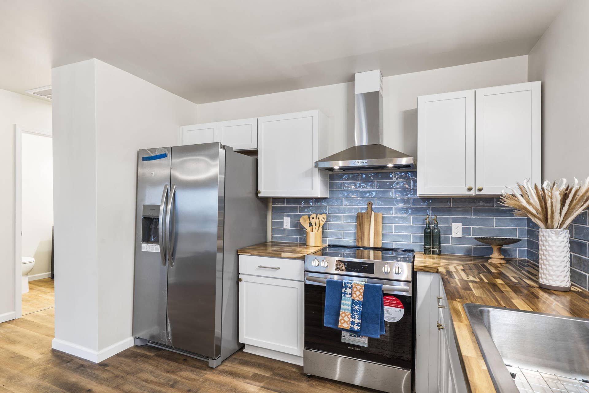 3050-Montague-Ln-Gather-&-Cook