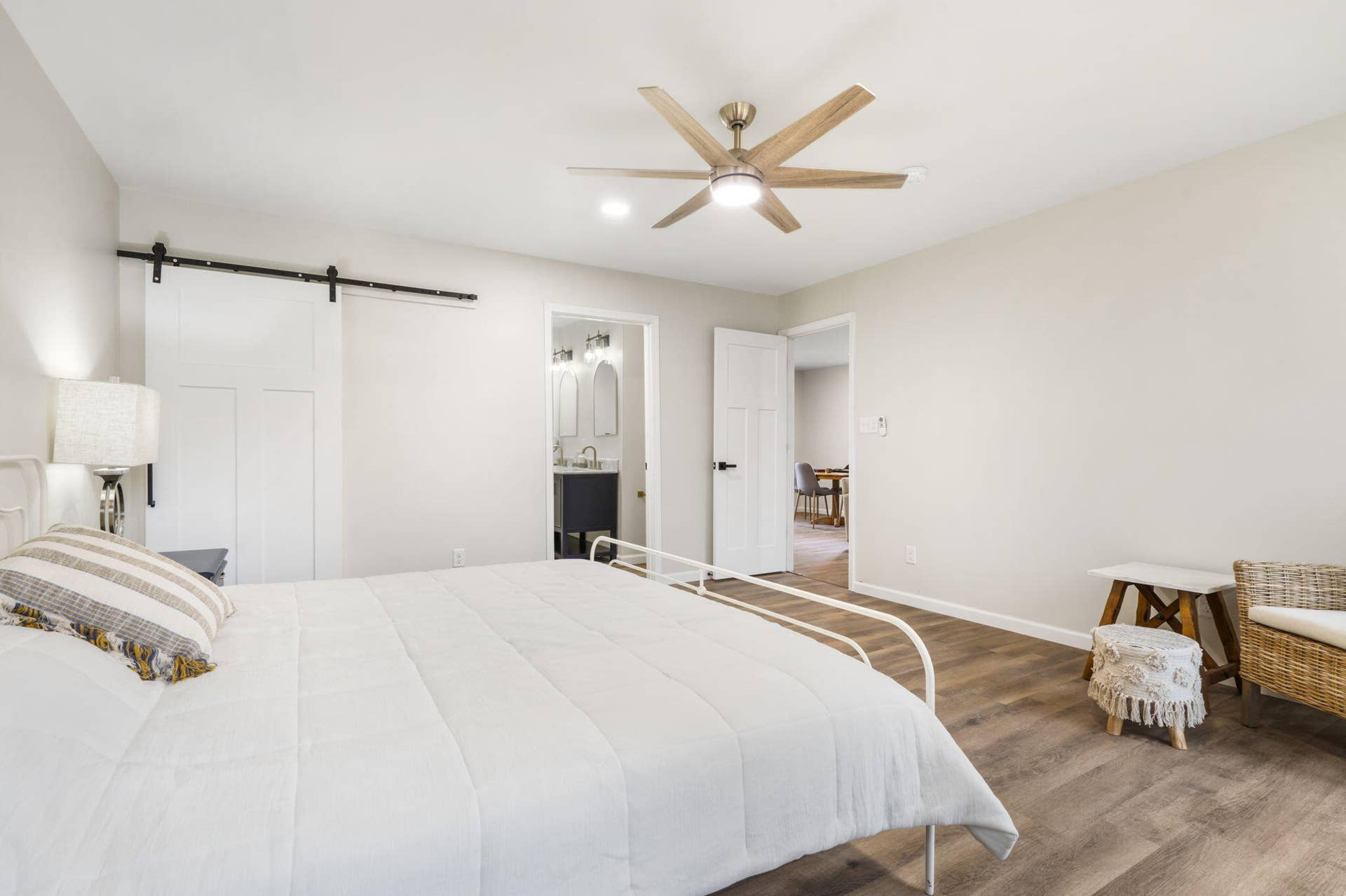 3050-Montague-Ln-Private-Retreat