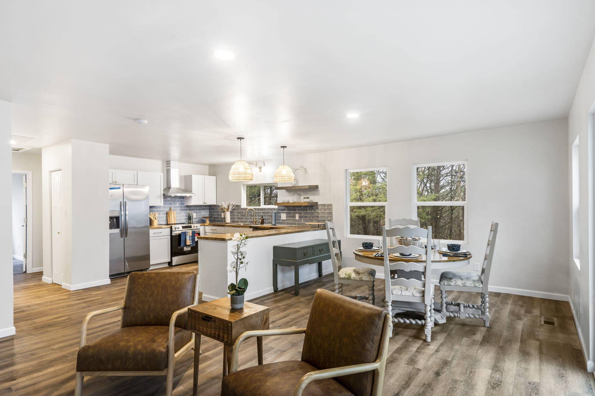 3050-Montague-Ln-Open-Concept-Living