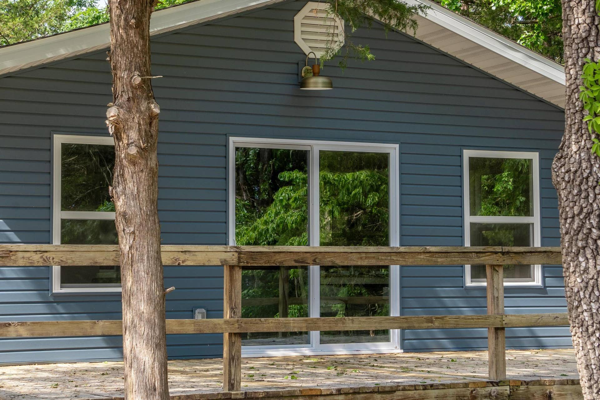 3050-Montague-Ln-Lakeside-Retreat