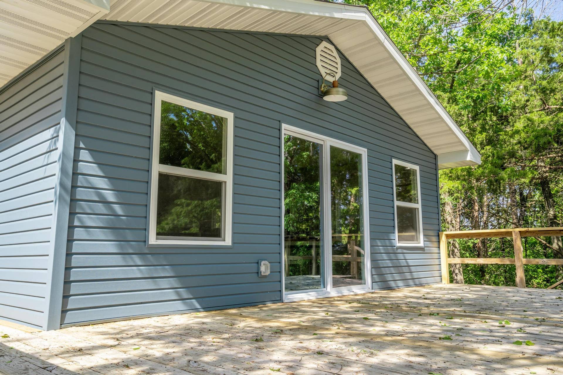 3050-Montague-Ln-Lakeview-Haven