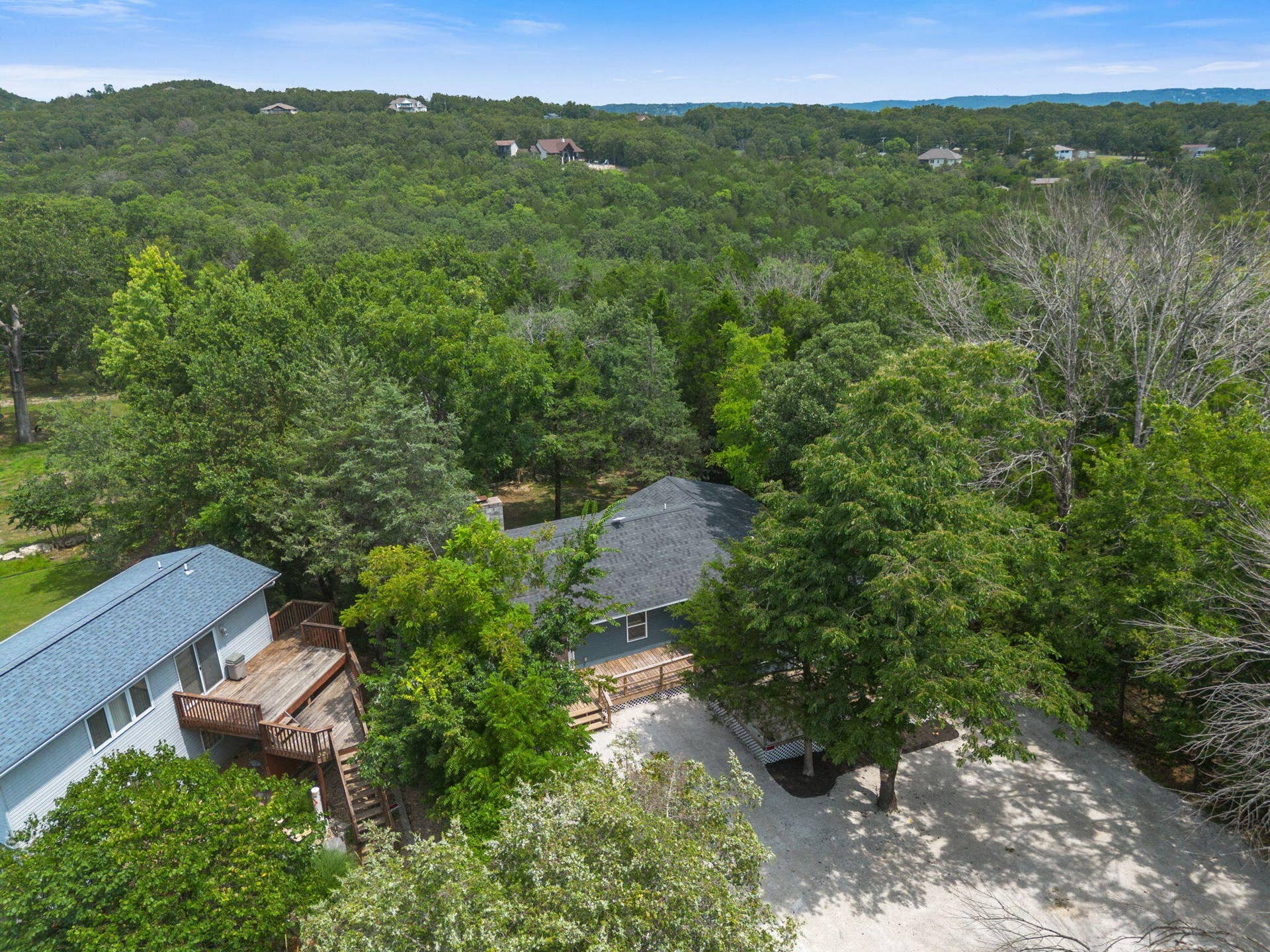 3050-Montague-Ln-Lake-House-Escape
