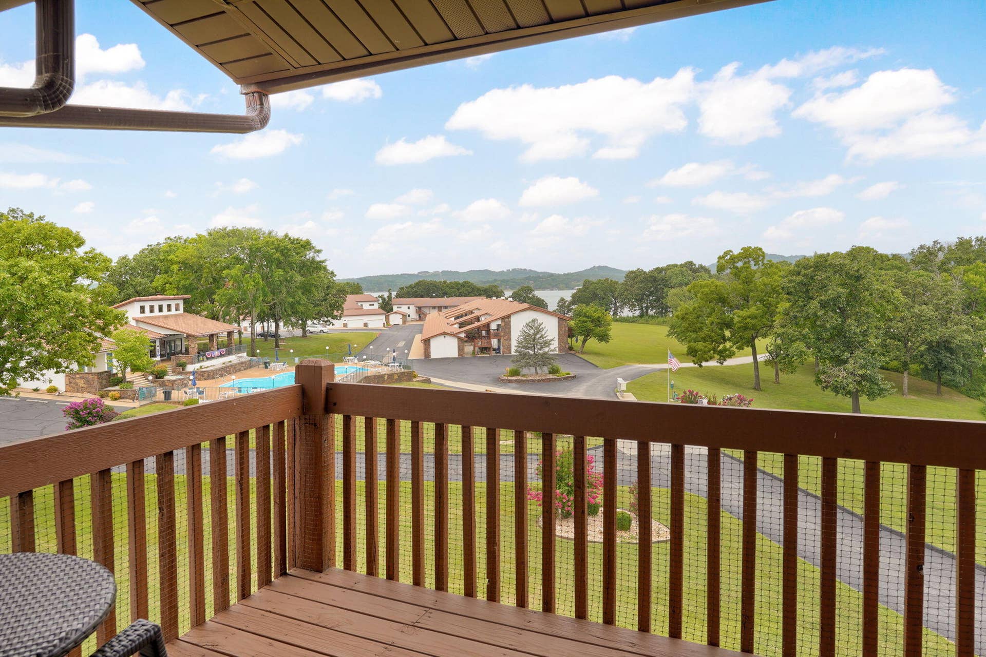 1715 Paradise Landing Rd-38