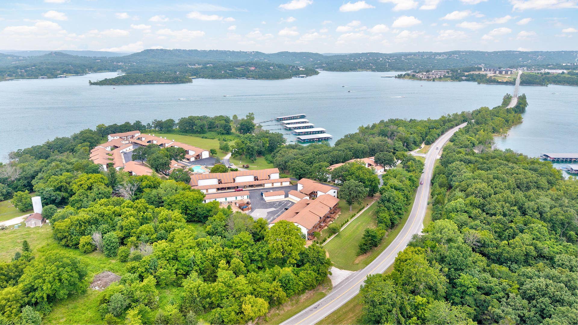 1715 Paradise Landing Rd-5