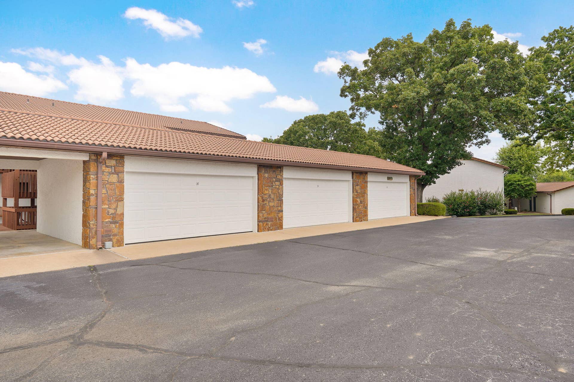 1715 Paradise Landing Rd-42