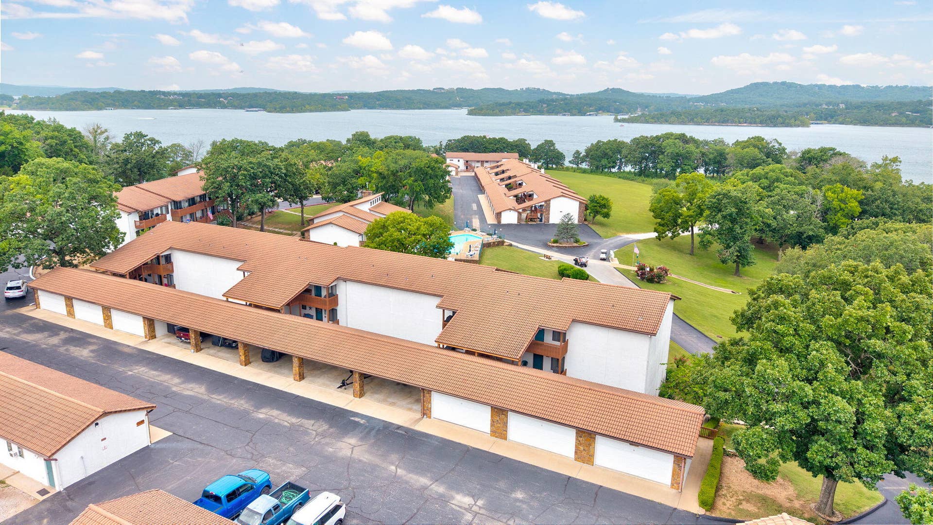 1715 Paradise Landing Rd-2