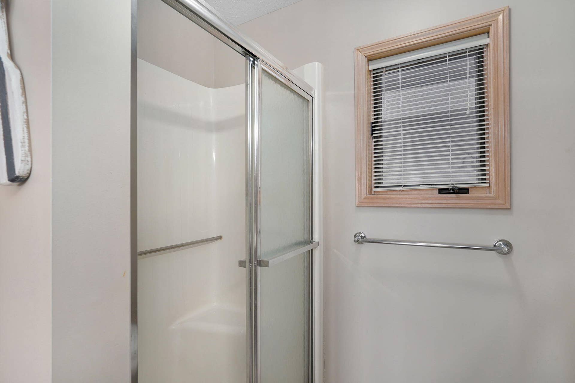 1715 Paradise Landing Rd-36