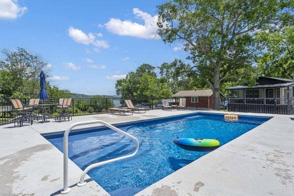 pool - 9