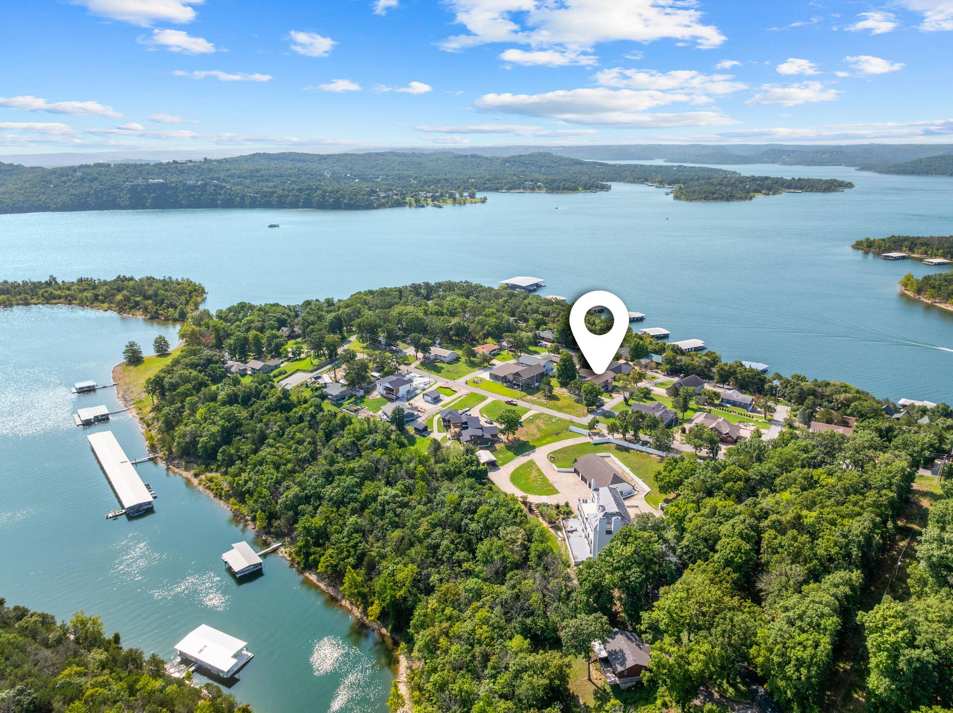 House next to Table Rock Lake
