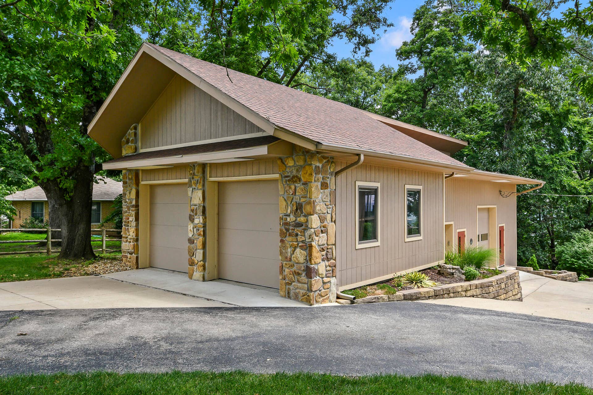 92 Plateau Lane, Kimberling City, MO 65686 .