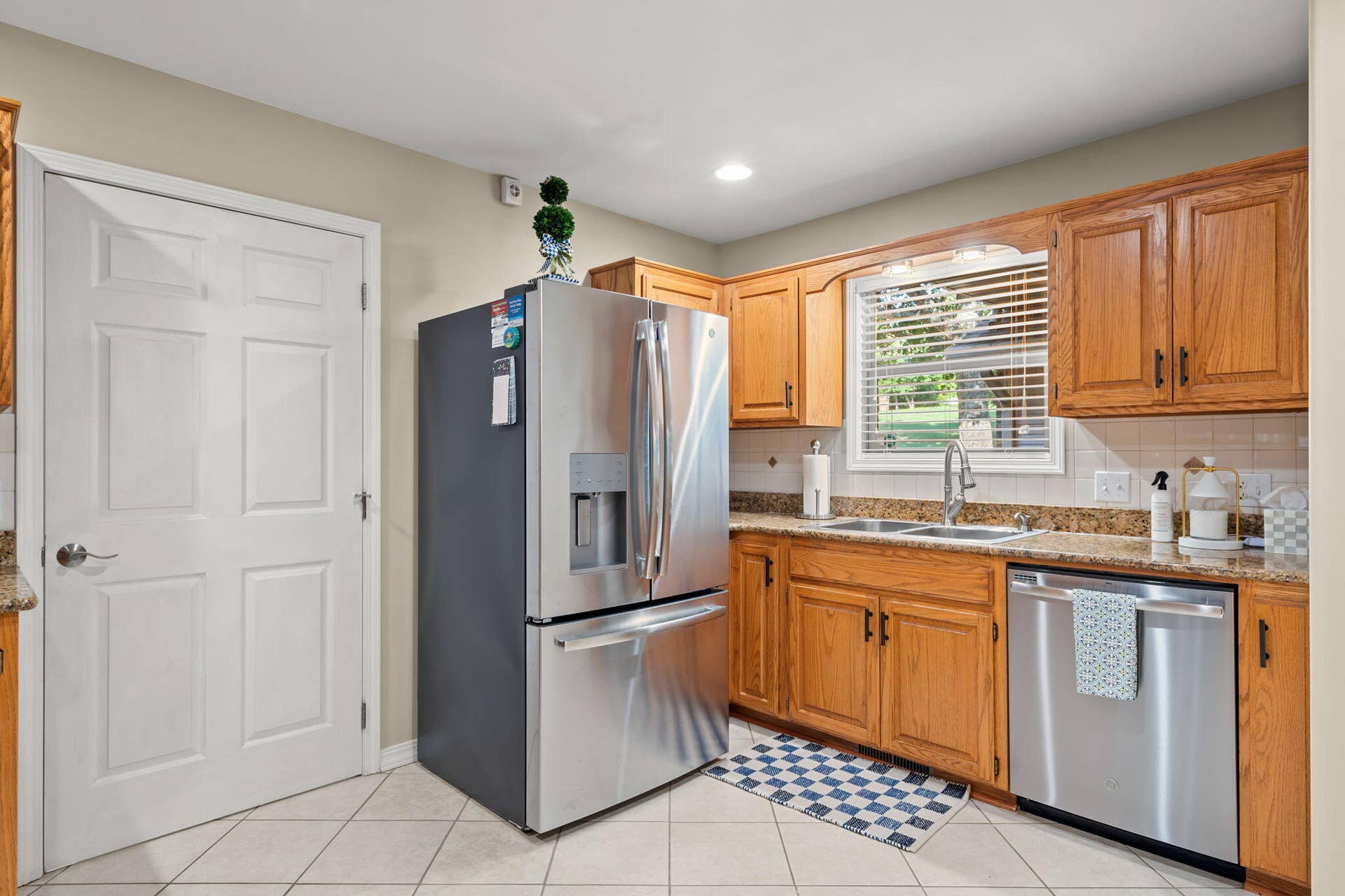 567-Austin-Pl-Modern-Kitchen