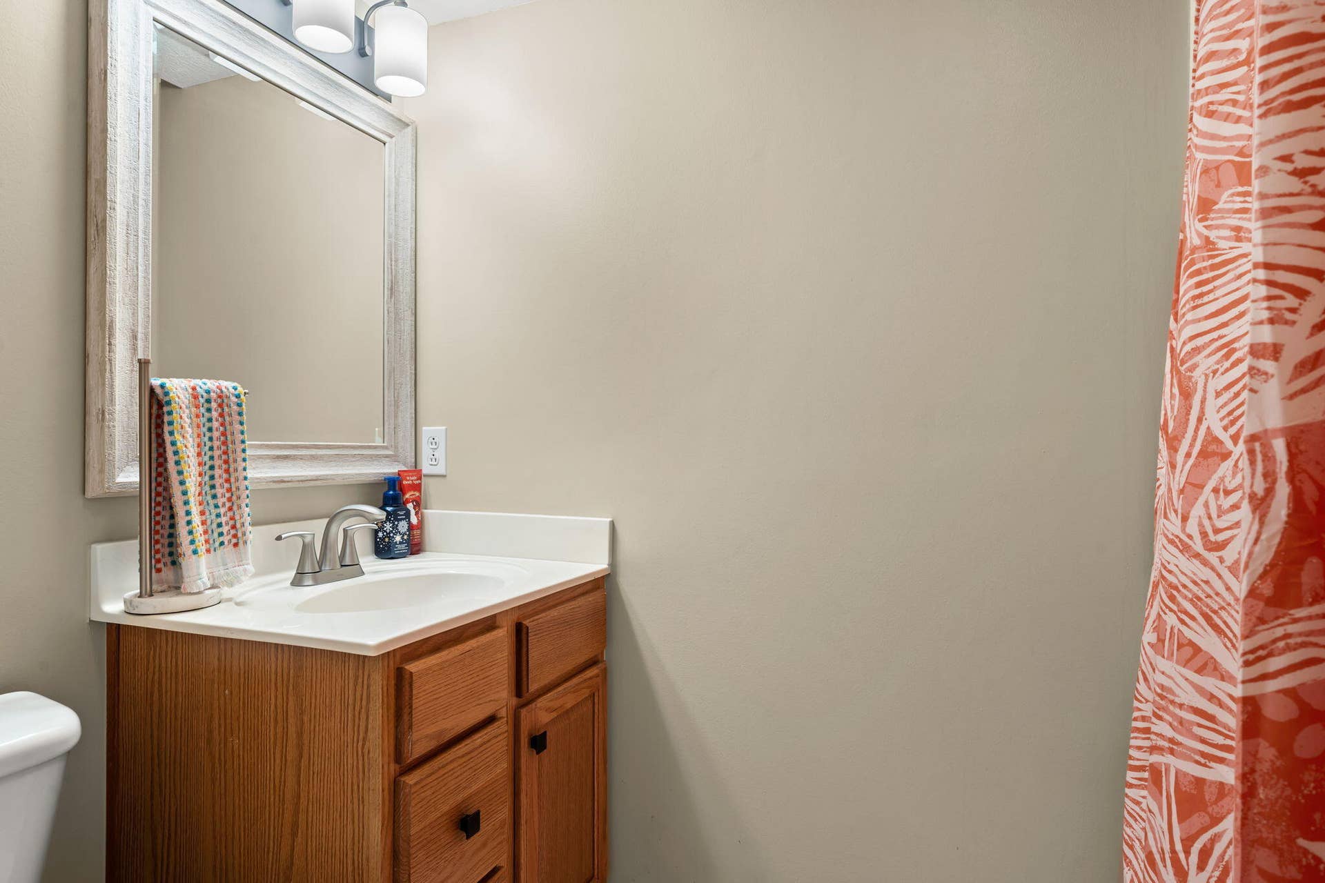567-Austin-Pl-Fresh-&-Clean