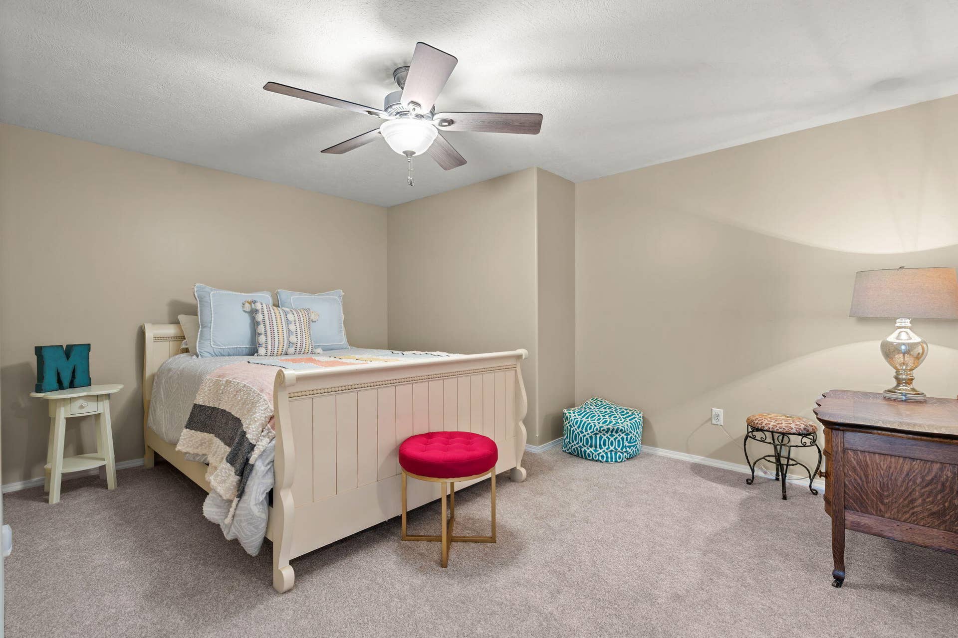 567-Austin-Pl-Comfortable-Stay