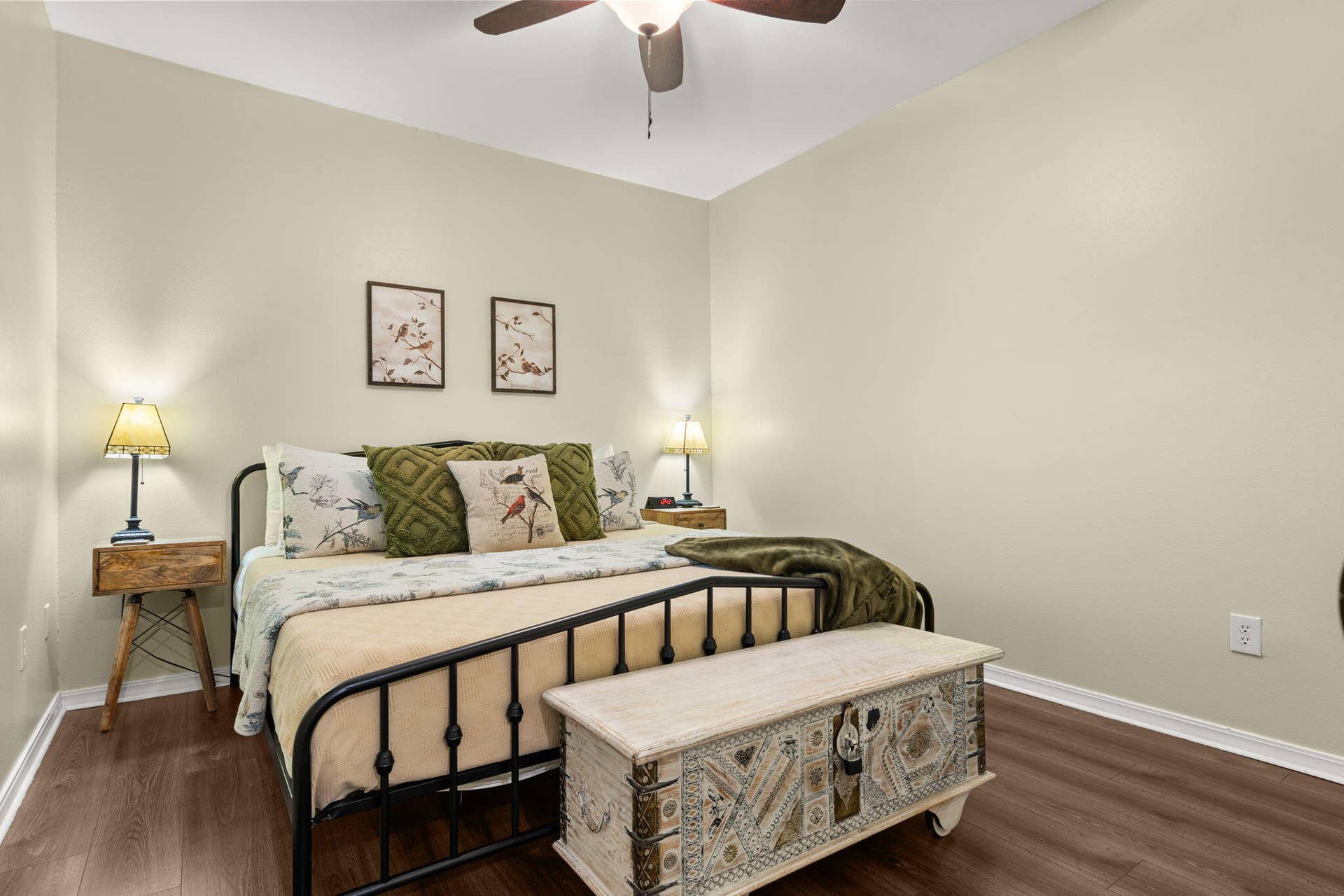 388 Notch Lane, #A, Reeds Spring, MO 65737 388-Notch-Ln-Bright-Airy-Bedroom