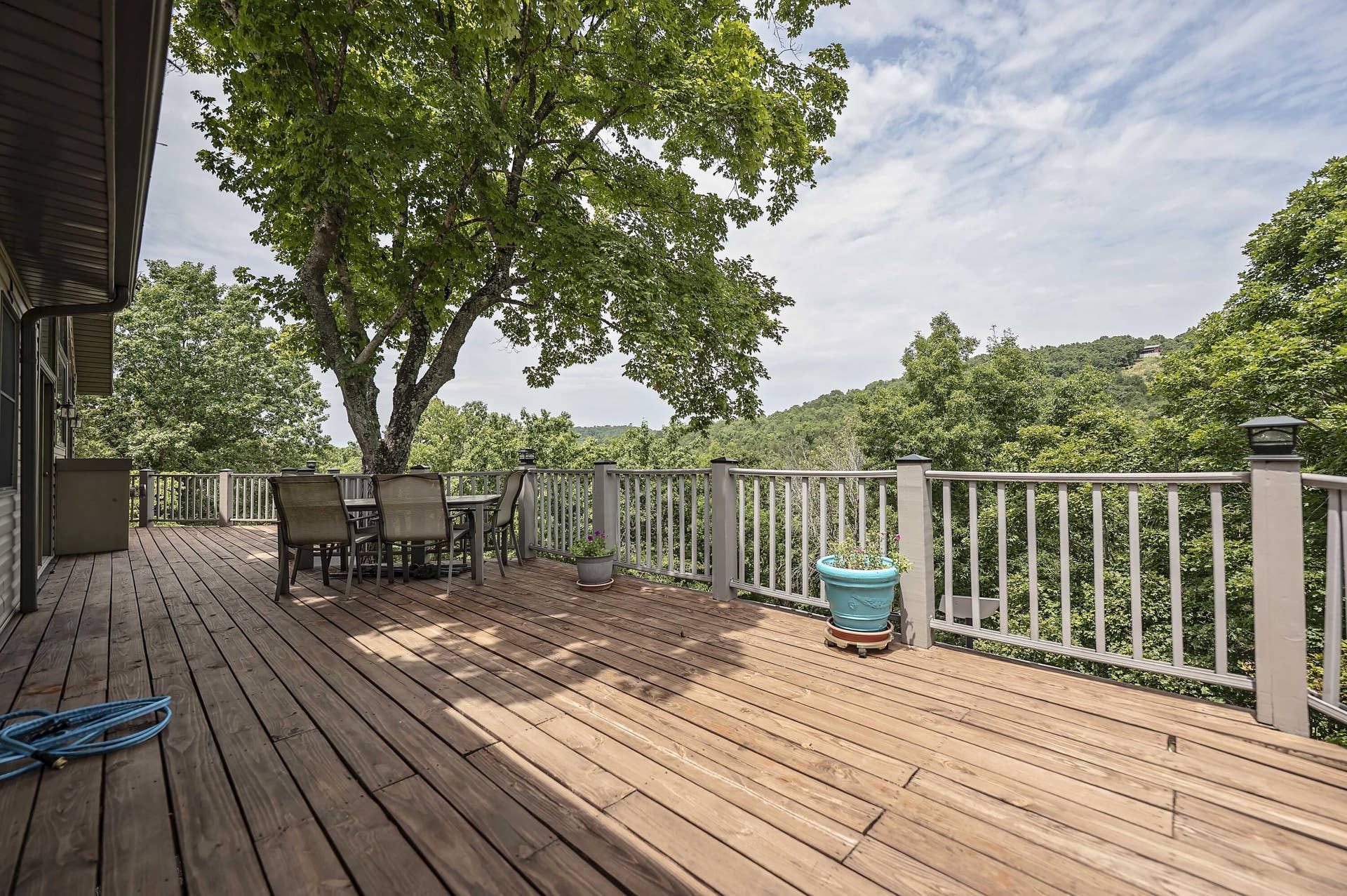 Branson West, MO 65737 2193 Stoneridge Center Rd (121)