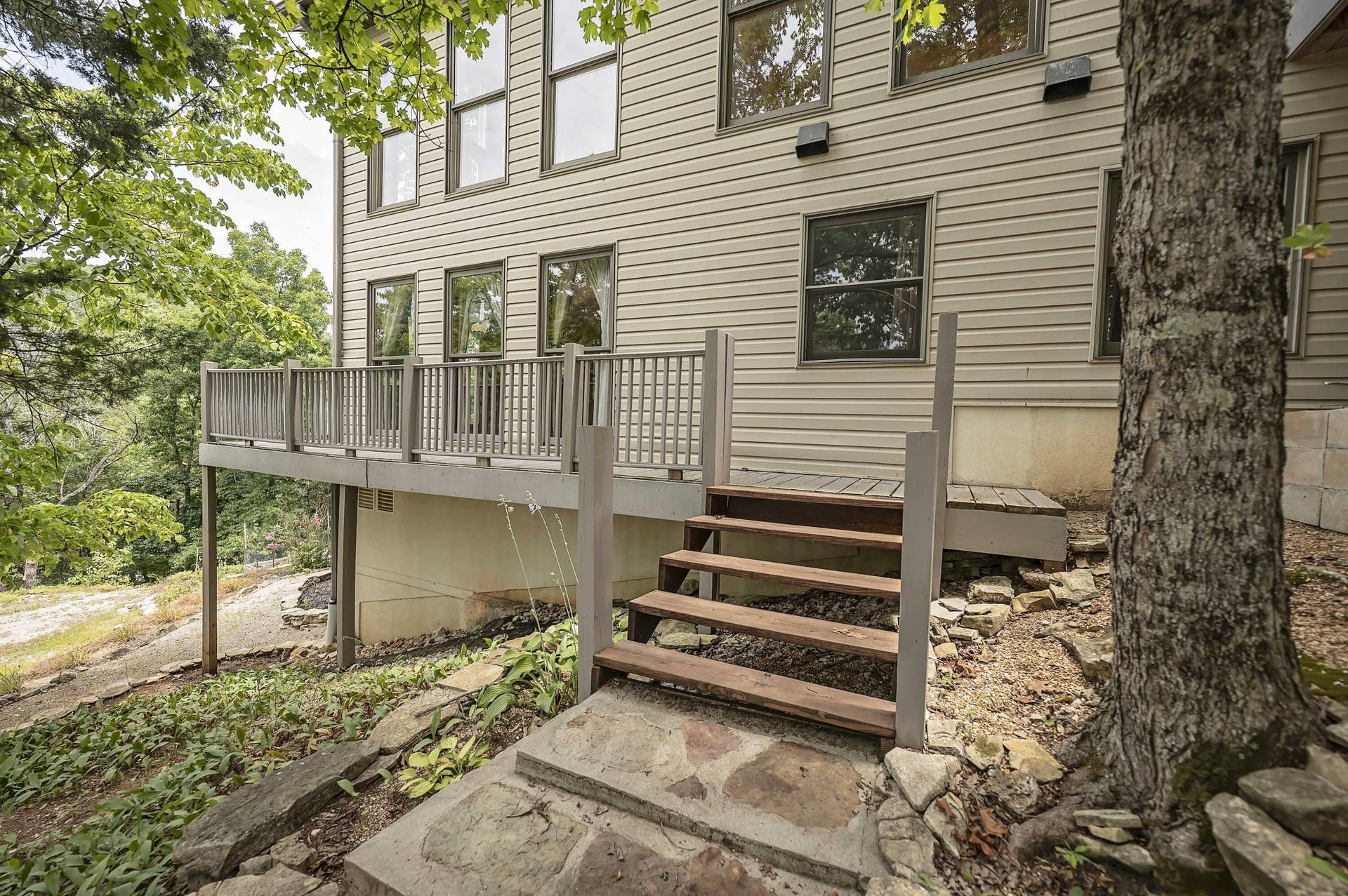 Branson West, MO 65737 2193 Stoneridge Center Rd (131)