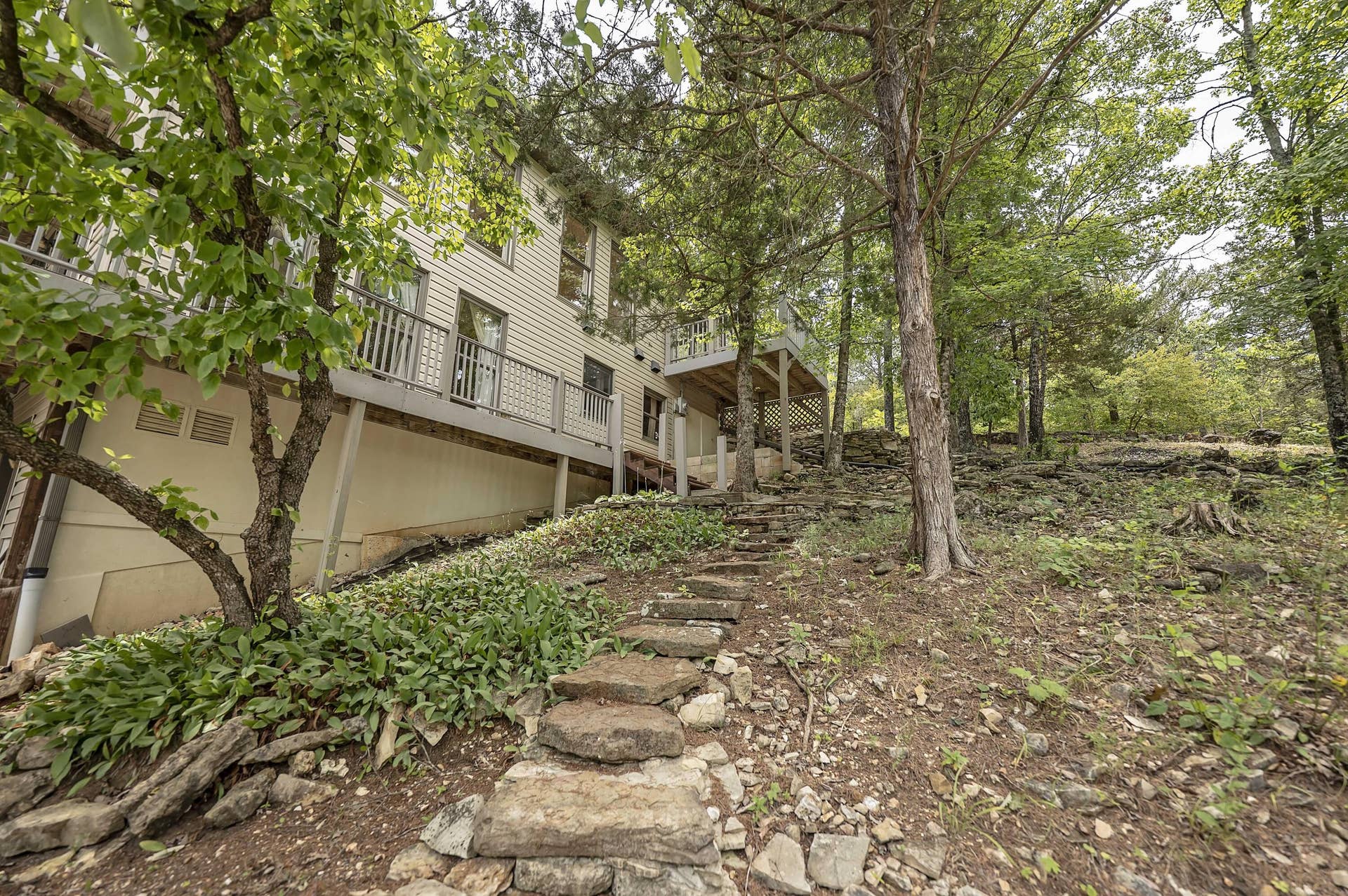 Branson West, MO 65737 2193 Stoneridge Center Rd (132)