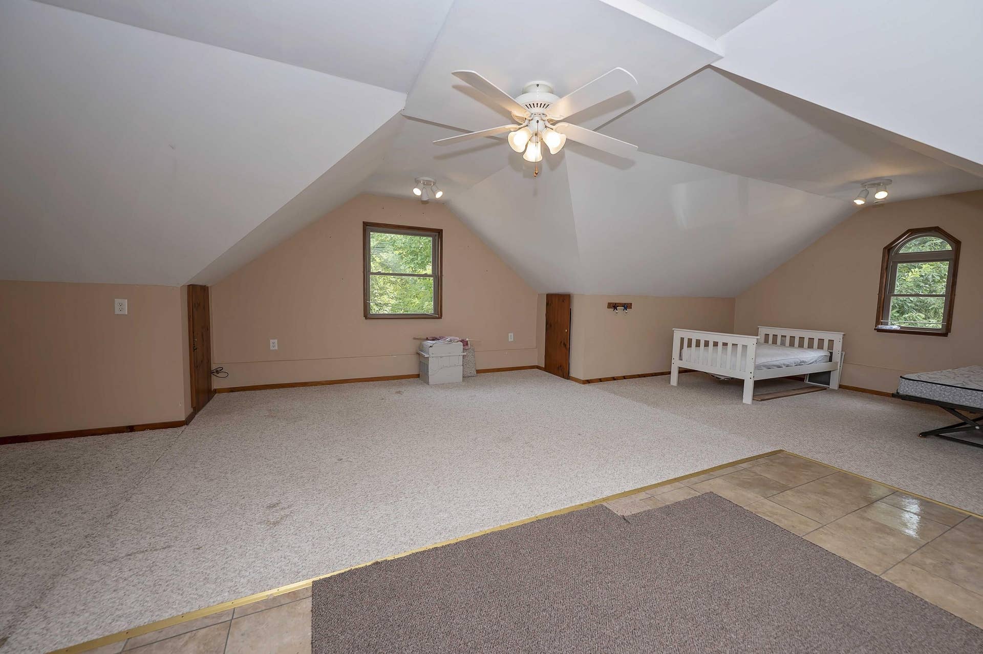 Branson West, MO 65737 2193 Stoneridge Center Rd (104)